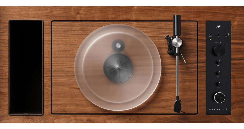 https://a.1stdibscdn.com/wrensilva-m1-record-player-console-in-natural-walnut-brass-for-sale-picture-6/f_105212/f_459646921777656566093/4_M1_walnut_top_WEB_1_copy_master.jpg