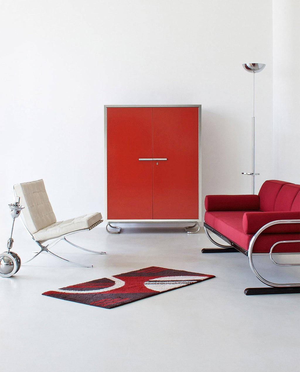 https://a.1stdibscdn.com/modernist-storage-cabinet-in-lacquered-wood-and-tubular-steel-hardware-bespoke-for-sale-picture-3/f_19723/f_380461121706174240192/4_MODERN_XX_Dahlem_Collection_Kabinettschrank_Cabinet_2015_master.jpg