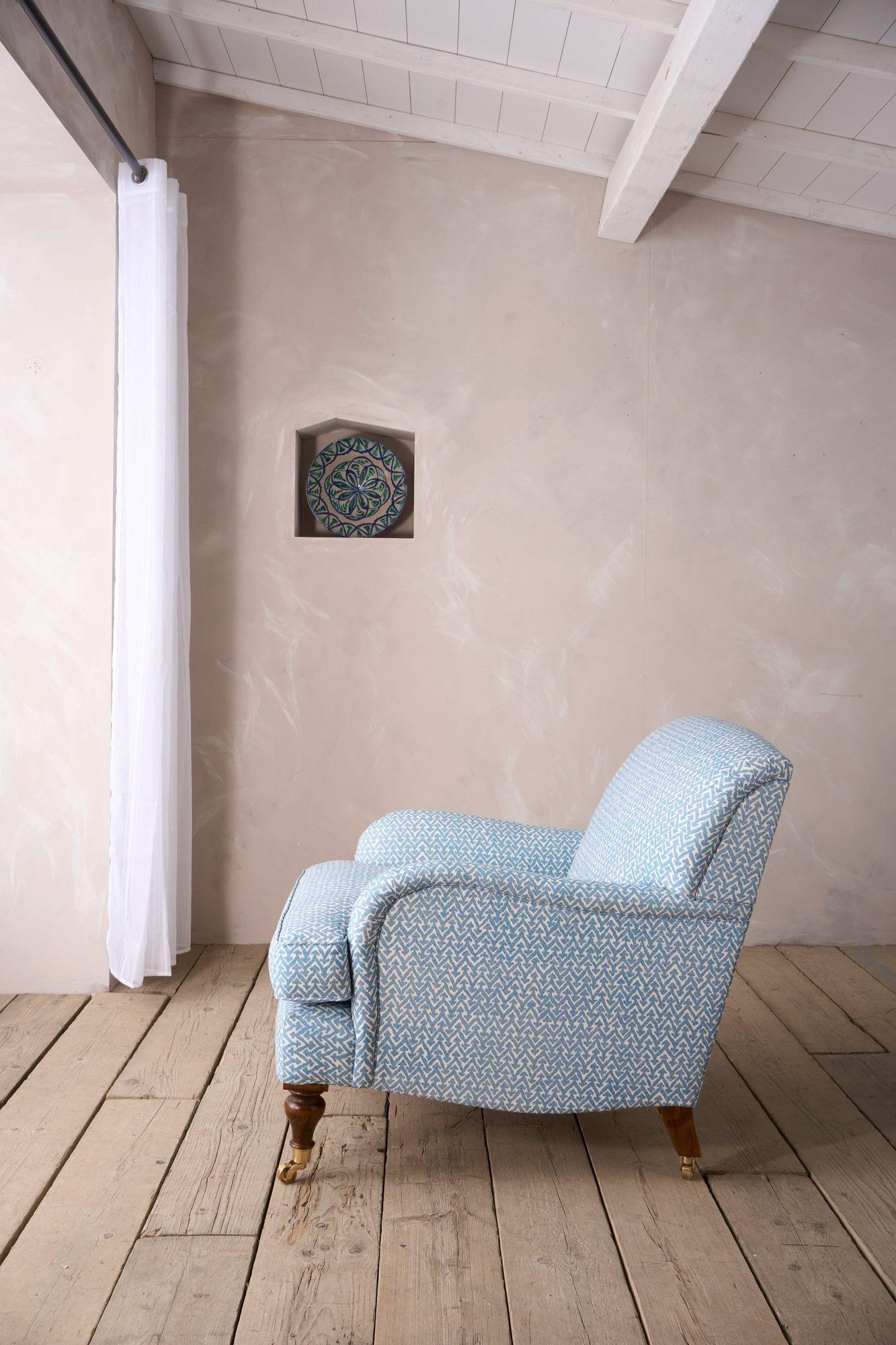 https://a.1stdibscdn.com/the-rathmell-armchair-for-sale-picture-5/f_68092/f_404215221719852097981/4_RATHMELL_CHAIR6482_master.jpeg