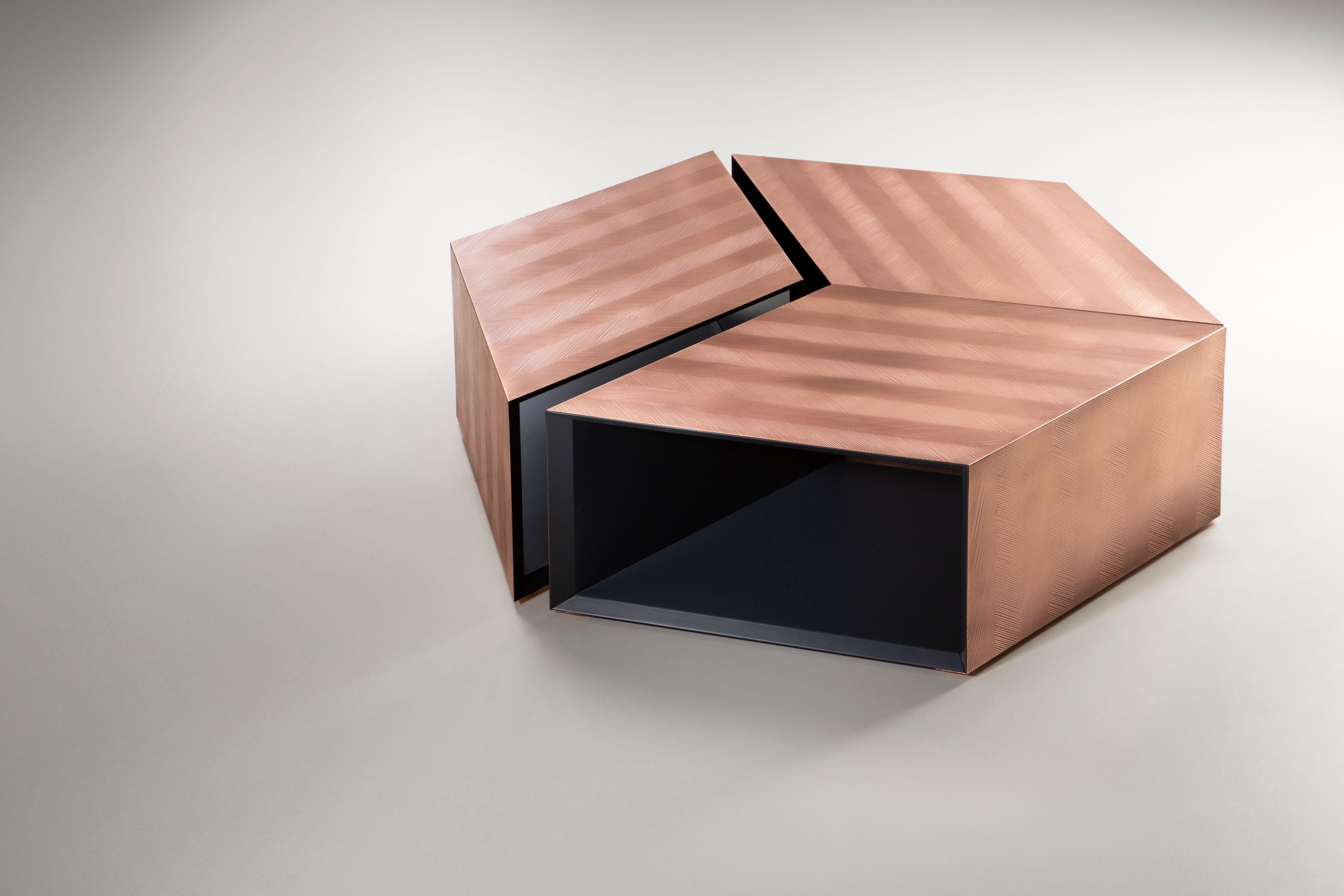 https://a.1stdibscdn.com/decastelli-alpha-modular-coffee-table-in-copper-by-martinelli-venezia-for-sale-picture-4/f_16392/1618978767293/4_master.jpeg