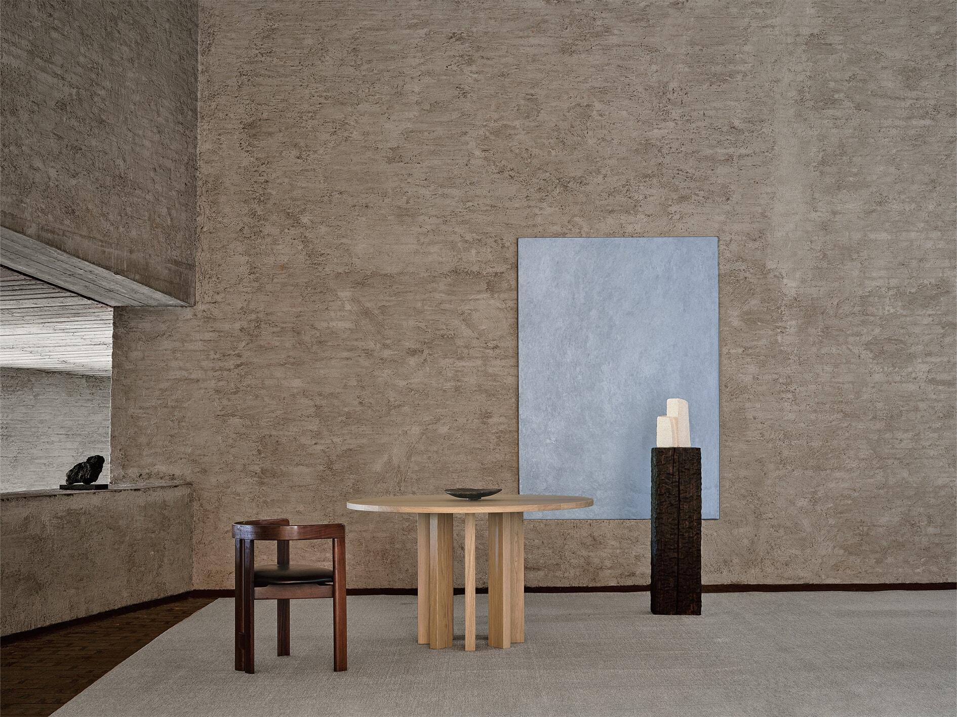https://a.1stdibscdn.com/thola-round-dining-table-in-european-light-solid-oak-by-mokko-amsterdam-for-sale-picture-7/f_12192/f_460806821753899600267/4_master.jpg
