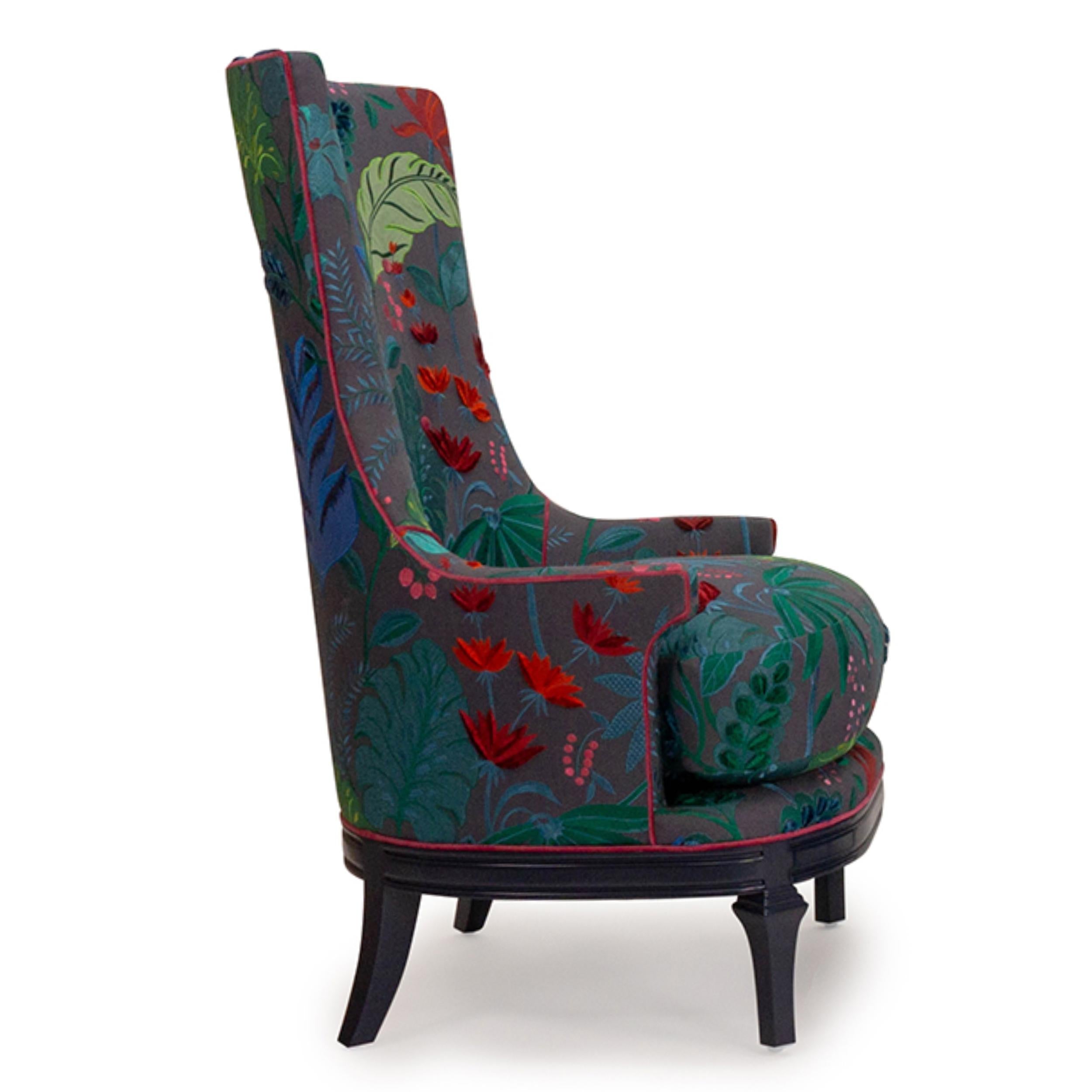 https://a.1stdibscdn.com/high-back-barrel-chair-in-colorful-floral-embroidered-linen-for-sale-picture-4/f_21233/f_224745221612901036978/4_master.jpg