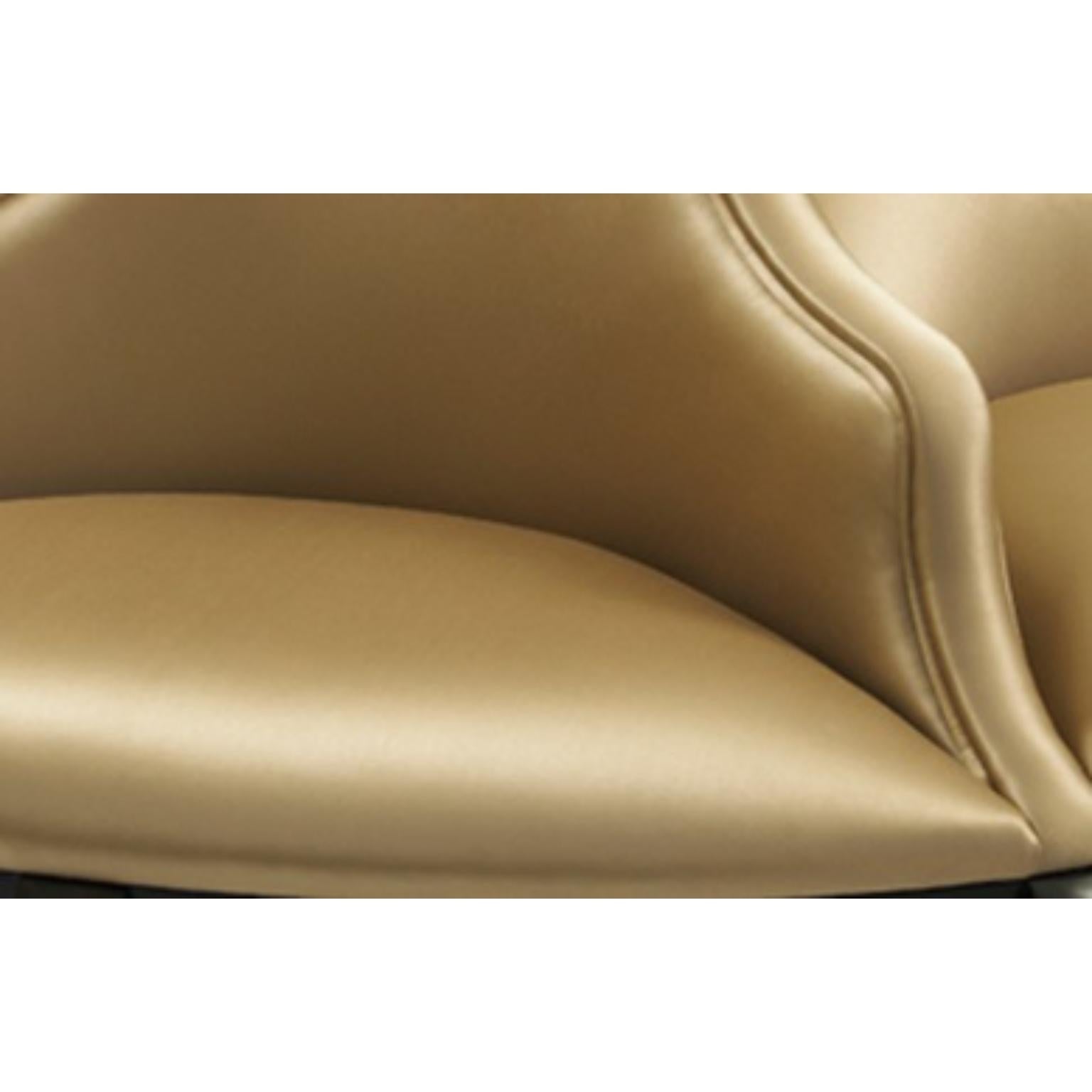 https://a.1stdibscdn.com/madeleine-round-sofa-by-munna-for-sale-picture-4/f_12192/f_436323821739552960472/4_master.jpg