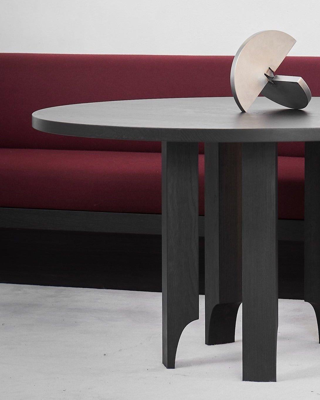 https://a.1stdibscdn.com/acer-140-round-dining-room-table-in-european-oak-by-mokko-amsterdam-for-sale-picture-7/f_12192/f_460664521753813939885/4_master.jpg
