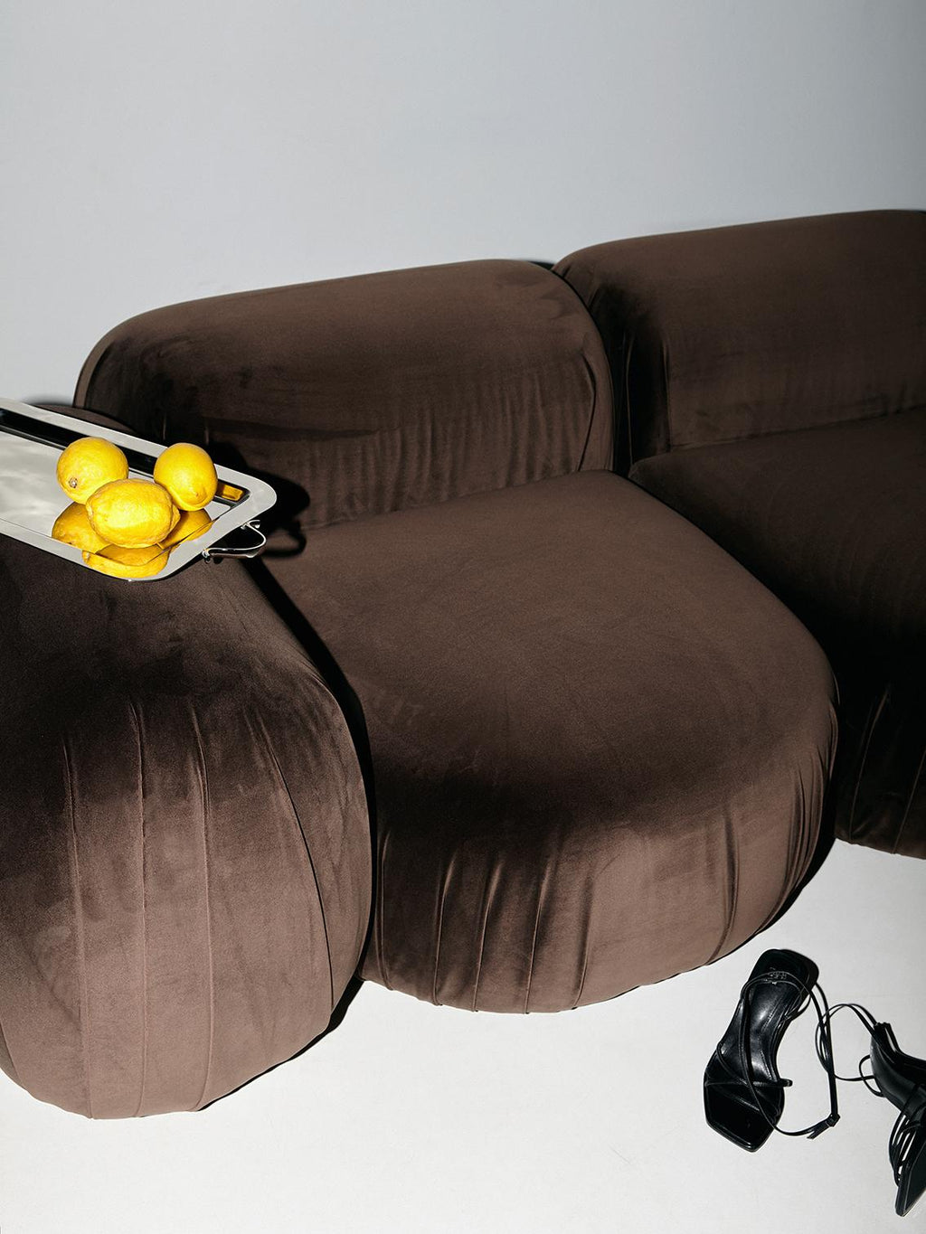https://a.1stdibscdn.com/object-085-sofa-by-ng-design-for-sale-picture-3/f_12192/f_375498021702488830156/4_master.jpg