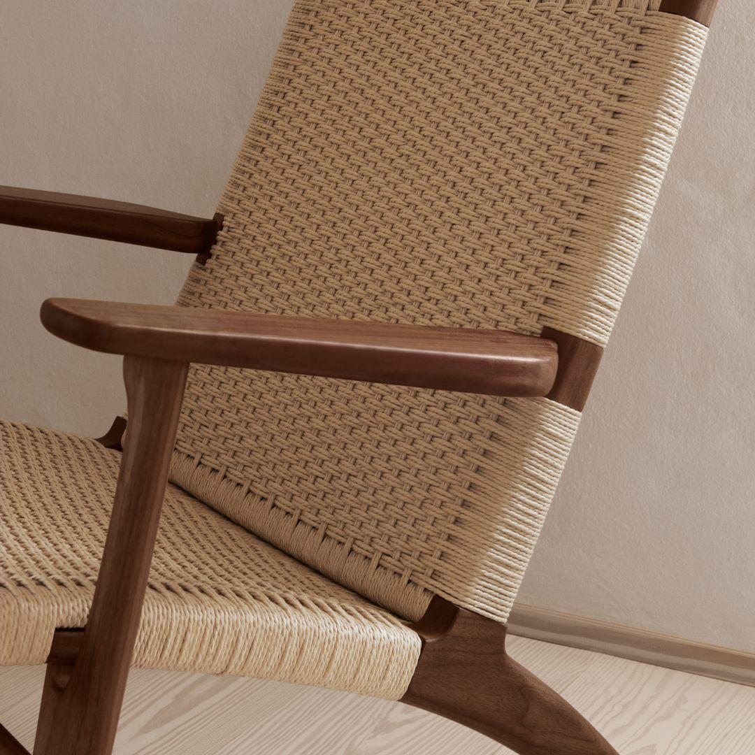 https://a.1stdibscdn.com/hans-j-wegner-ch25-chair-in-walnut-oil-papercord-for-carl-hansen-son-for-sale-picture-4/f_14472/f_316522321670534986679/4_master.jpg