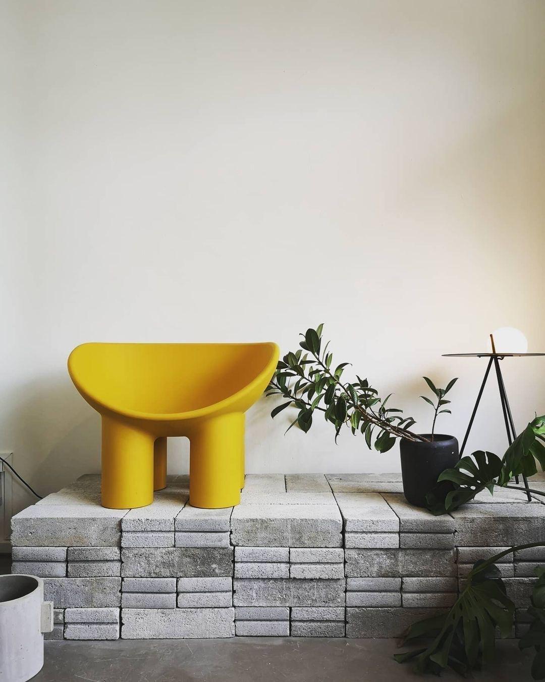 https://a.1stdibscdn.com/in-stock-roly-poly-armchair-ochre-by-driade-faye-toogood-for-sale-picture-4/f_10794/f_447623921745621654903/4_master.jpeg