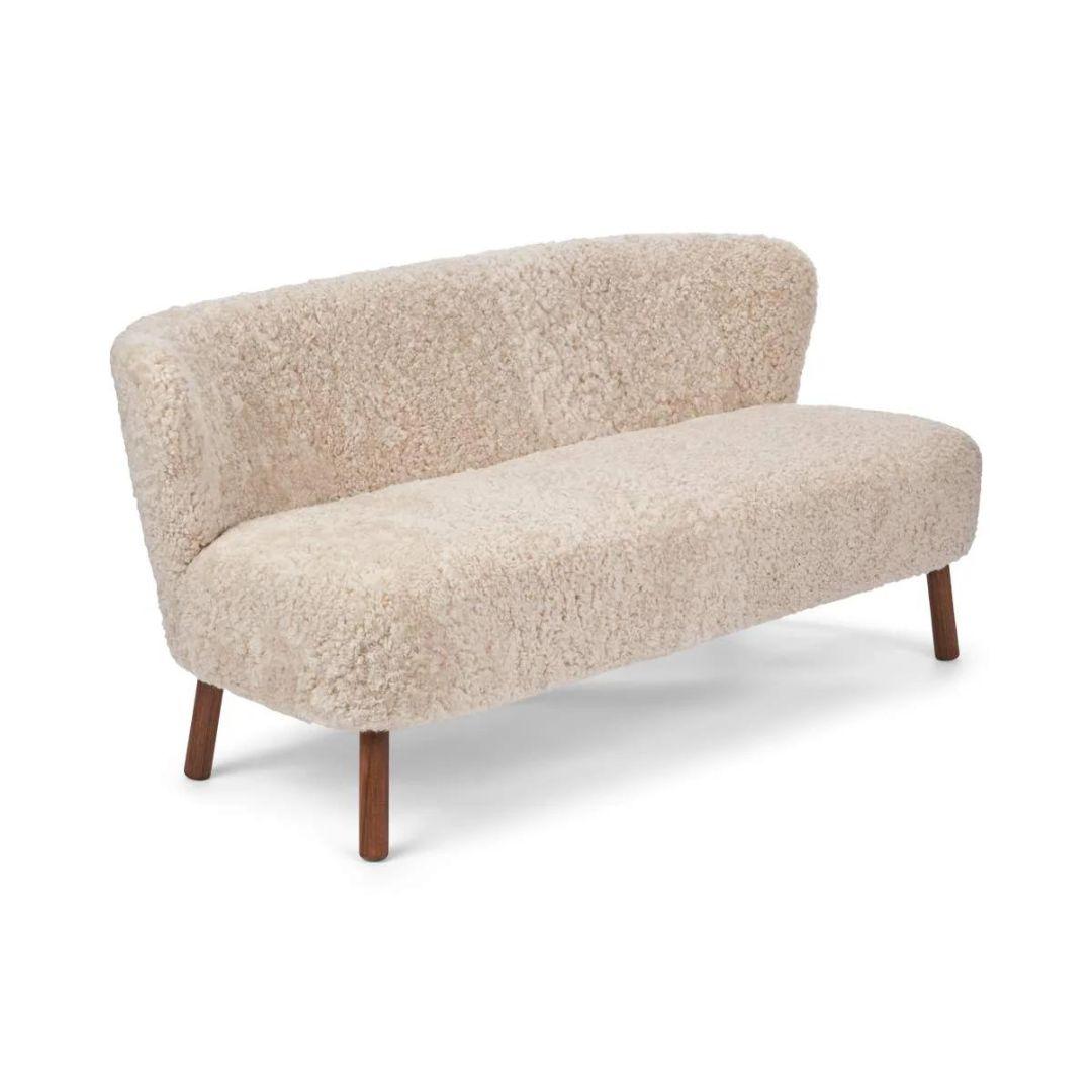 https://a.1stdibscdn.com/shearling-sheepskin-sofa-made-in-denmark-for-sale-picture-4/f_98092/f_404103621719770005215/4_master.jpg