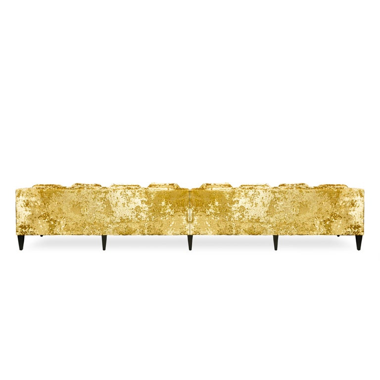 https://a.1stdibscdn.com/customizable-classic-sofa-with-crushed-velvet-and-shaped-back-pillows-for-sale-picture-4/f_21233/f_266271721640038098085/4_master.jpg?width=768