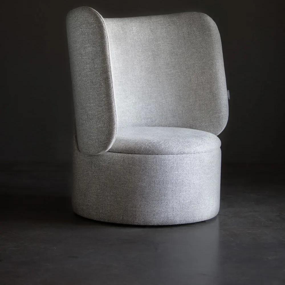 https://a.1stdibscdn.com/avant-garde-contemporary-lounge-chair-in-lipstick-red-velvet-for-sale-picture-11/f_27693/f_306448321664538825077/4_master.jpg