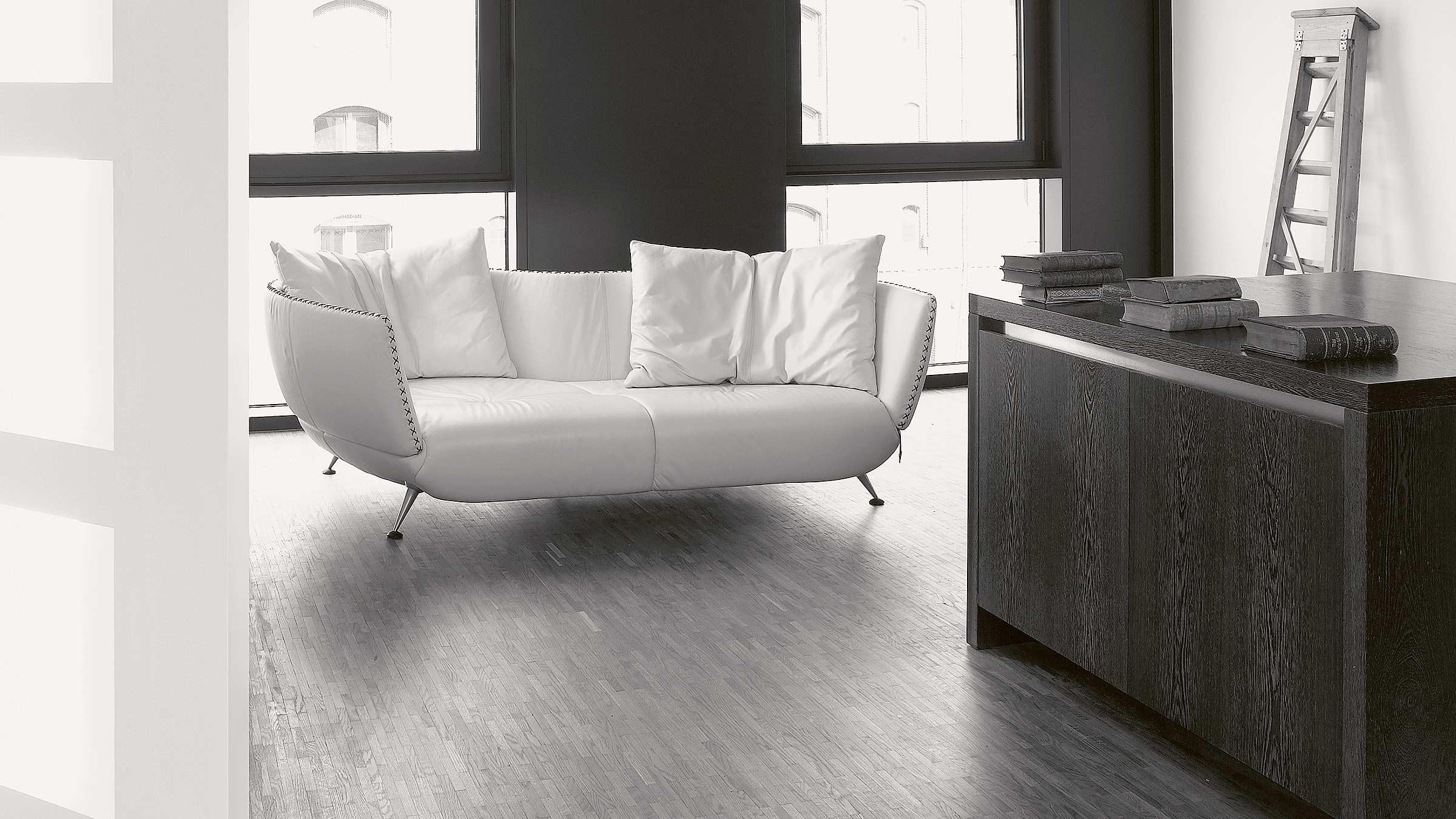 https://a.1stdibscdn.com/de-sede-ds-102-sofa-in-white-leather-upholstery-by-mathias-hoffmann-for-sale-picture-4/f_16392/f_486147221770023571028/4_master.jpg