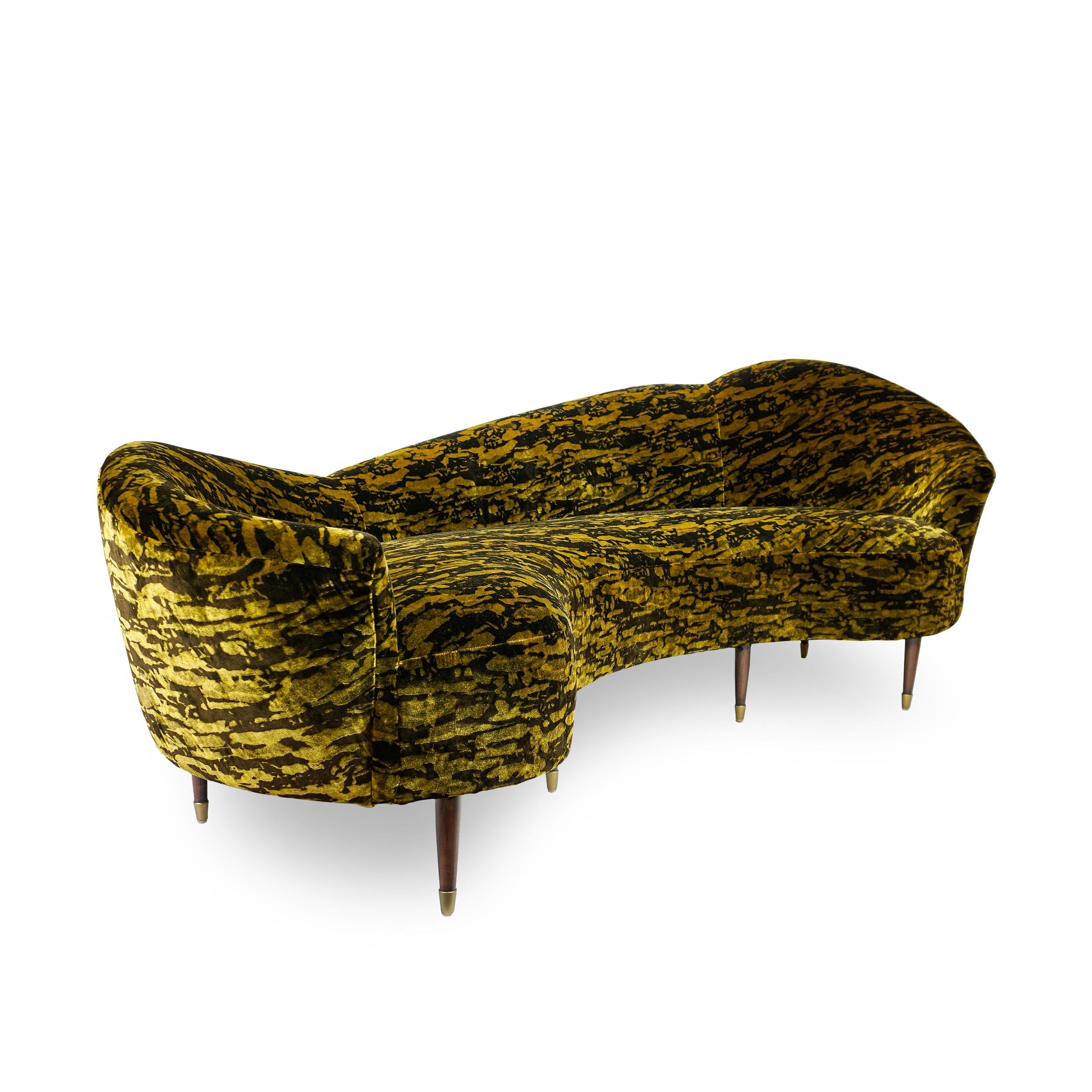 https://a.1stdibscdn.com/gold-and-brown-velvet-sofa-for-sale-picture-4/f_21233/1627054283390/4_master.jpg
