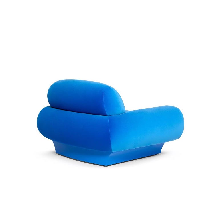 https://a.1stdibscdn.com/1970s-italian-modern-style-sculptural-armchair-with-round-continuous-silhouette-for-sale-picture-8/f_27693/f_492403321773632418864/4_master.jpg?width=768