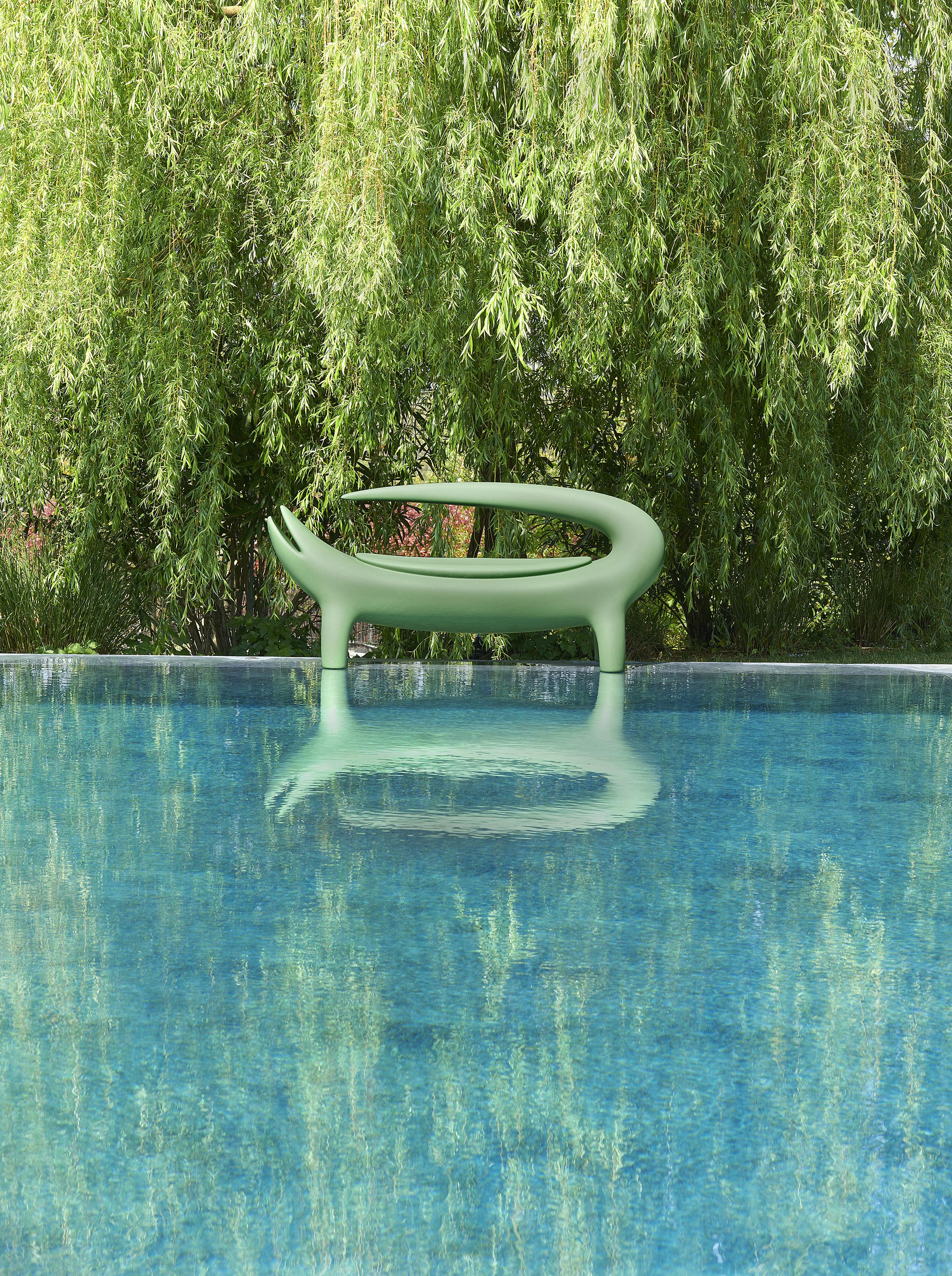 https://a.1stdibscdn.com/malva-green-big-kroko-sofa-by-marcantonio-for-sale-picture-5/f_12192/f_393396221713531375768/4_master.jpg