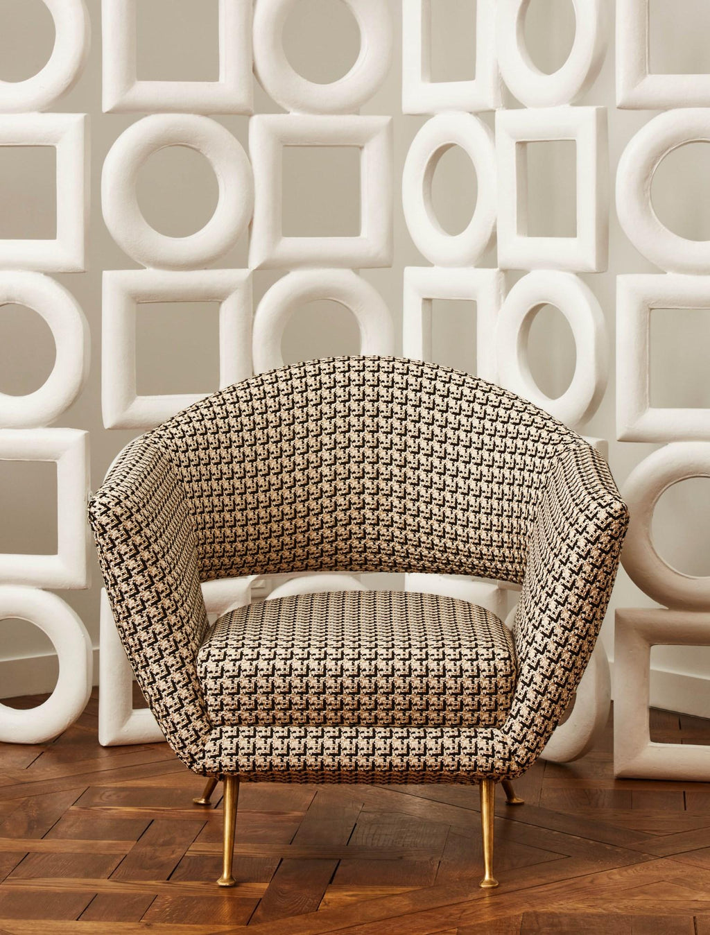 https://a.1stdibscdn.com/pair-of-armchairs-by-studio-glustin-for-sale-picture-3/f_9680/f_434320921738404924107/4b2cfebc_8a6e_4ede_b071_2d2432cc9736_master.jpg
