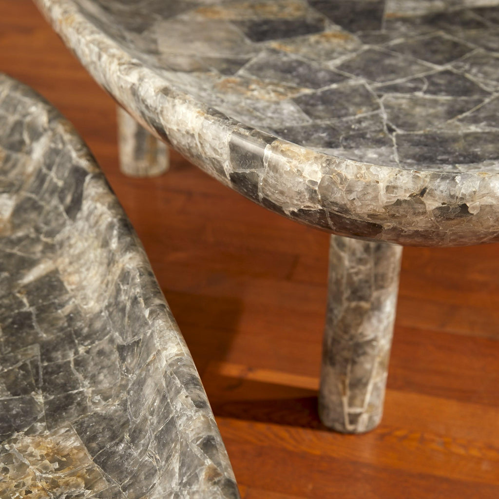 https://a.1stdibscdn.com/staggered-coffee-tables-in-rock-crystal-studio-glustin-for-sale-picture-4/f_9680/f_367663421698157201507/4c6cdb96_8438_4d46_998f_2bbbbfdcaec8_detail_tables_b_grises_2_a_master.jpg
