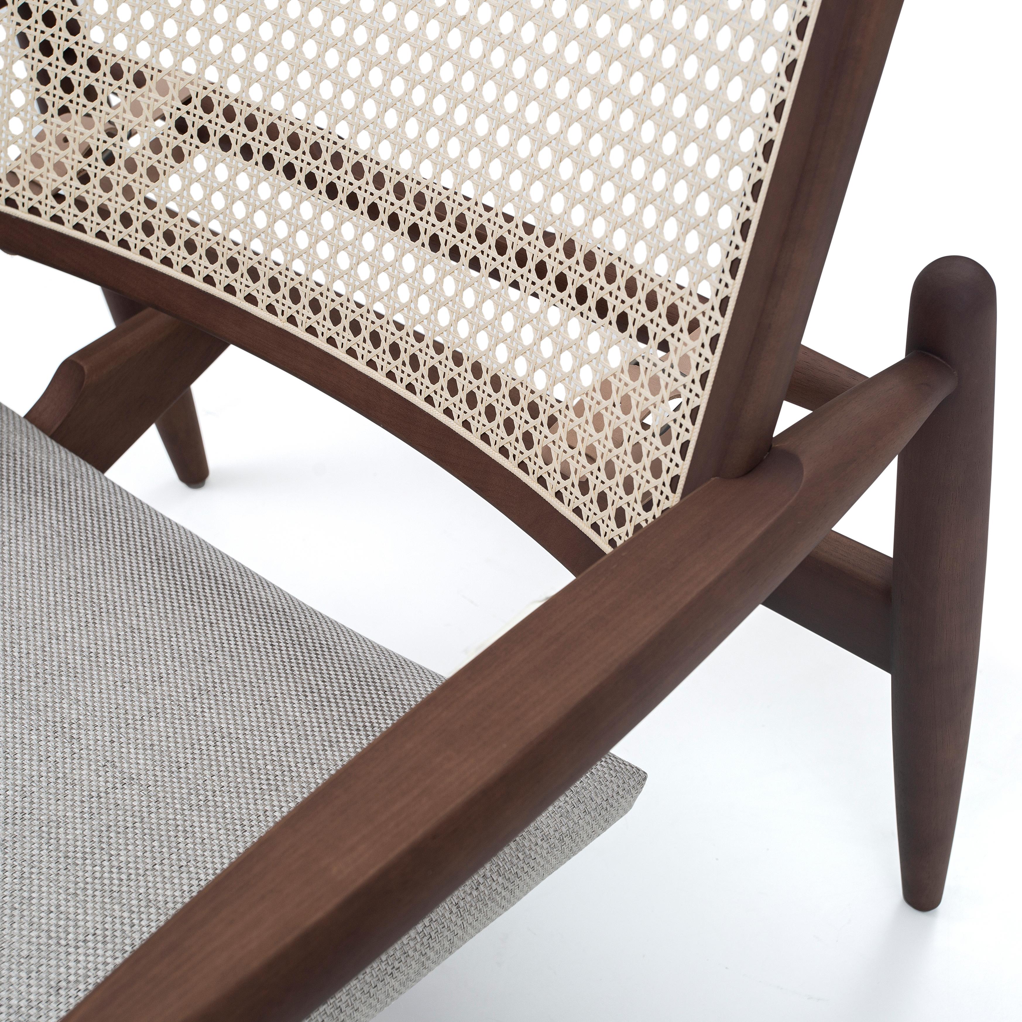 https://a.1stdibscdn.com/soho-curved-cane-back-chair-in-walnut-and-oatmeal-fabric-for-sale-picture-5/f_52822/1608241654479/50092645_MH3870_Soho_149_A_2371_5_master.JPG