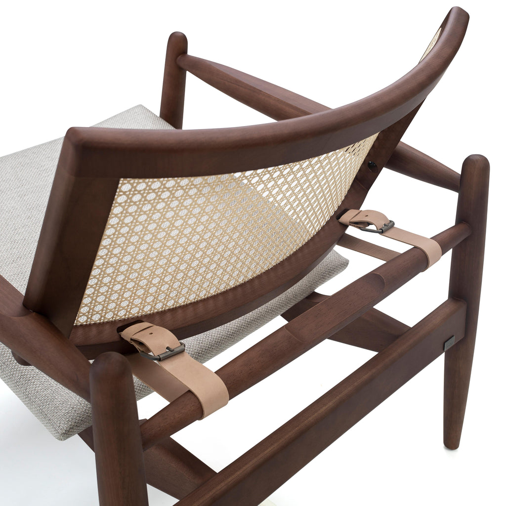 https://a.1stdibscdn.com/soho-curved-cane-back-chair-in-walnut-and-oatmeal-fabric-for-sale-picture-6/f_52822/1608241660432/50092645_MH3870_Soho_149_A_2371_6_master.JPG