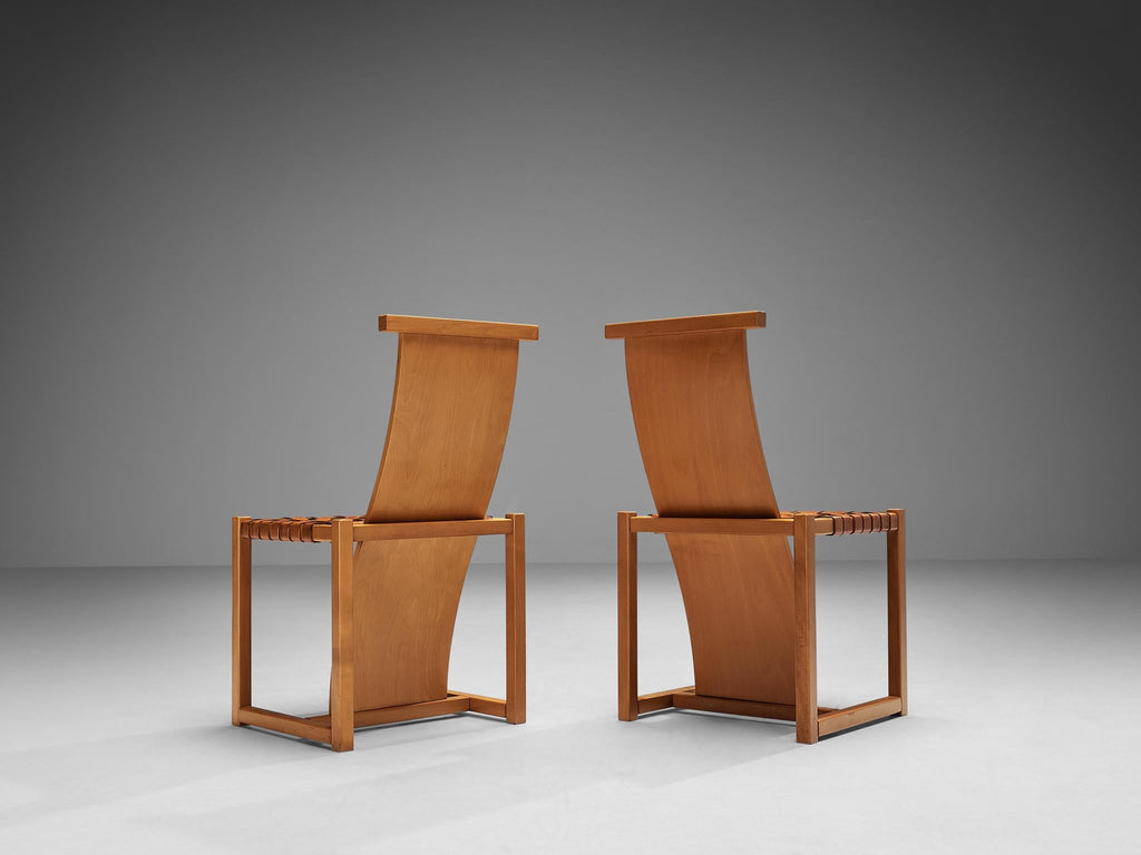 https://a.1stdibscdn.com/italian-pair-of-dining-chairs-with-woven-leather-seats-for-sale-picture-4/f_9331/f_399064221717150284018/50112978_05__master.jpg