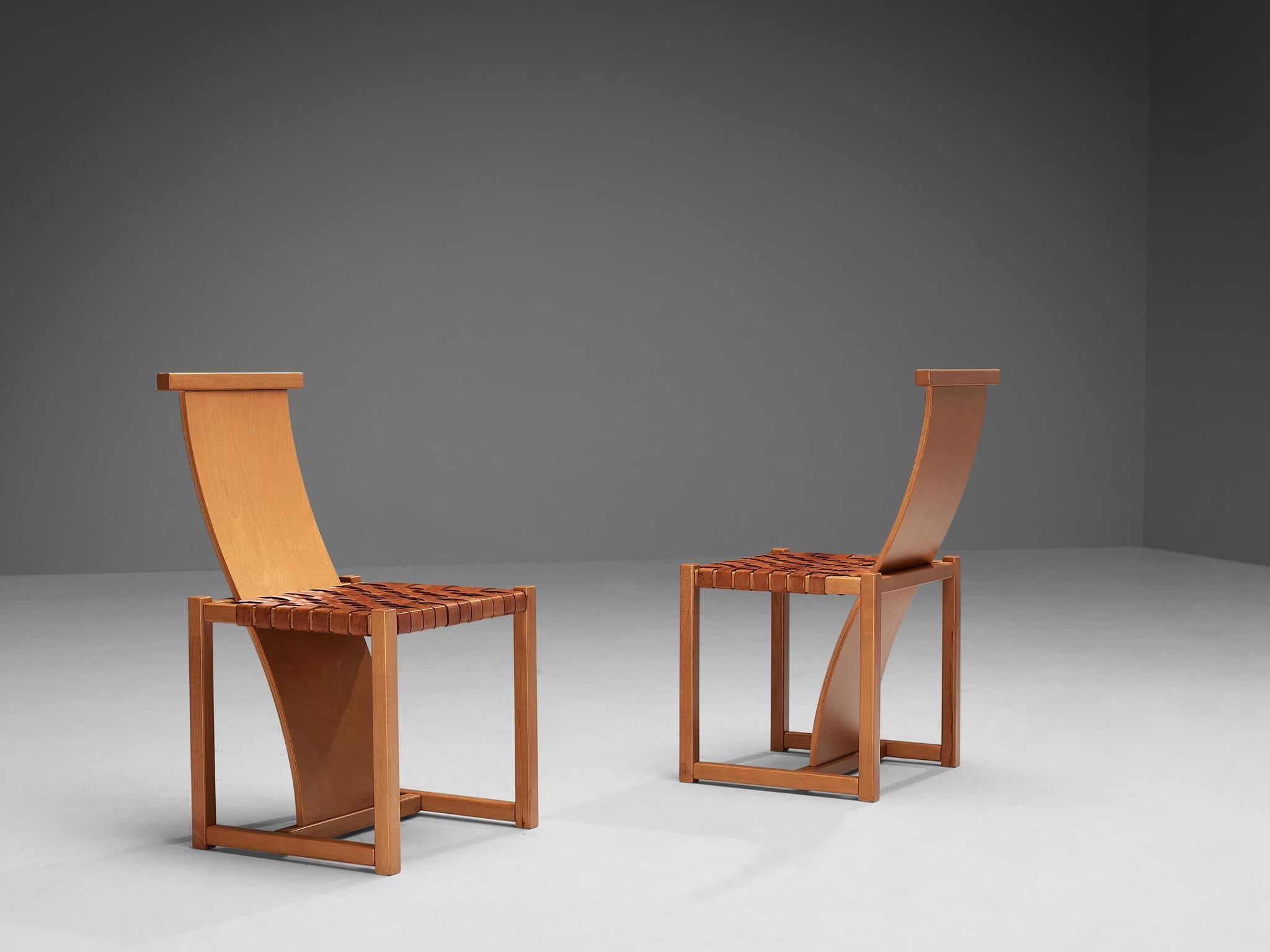 https://a.1stdibscdn.com/italian-pair-of-dining-chairs-with-woven-leather-seats-for-sale-picture-2/f_9331/f_399064221717150284015/50112978_07__master.jpg