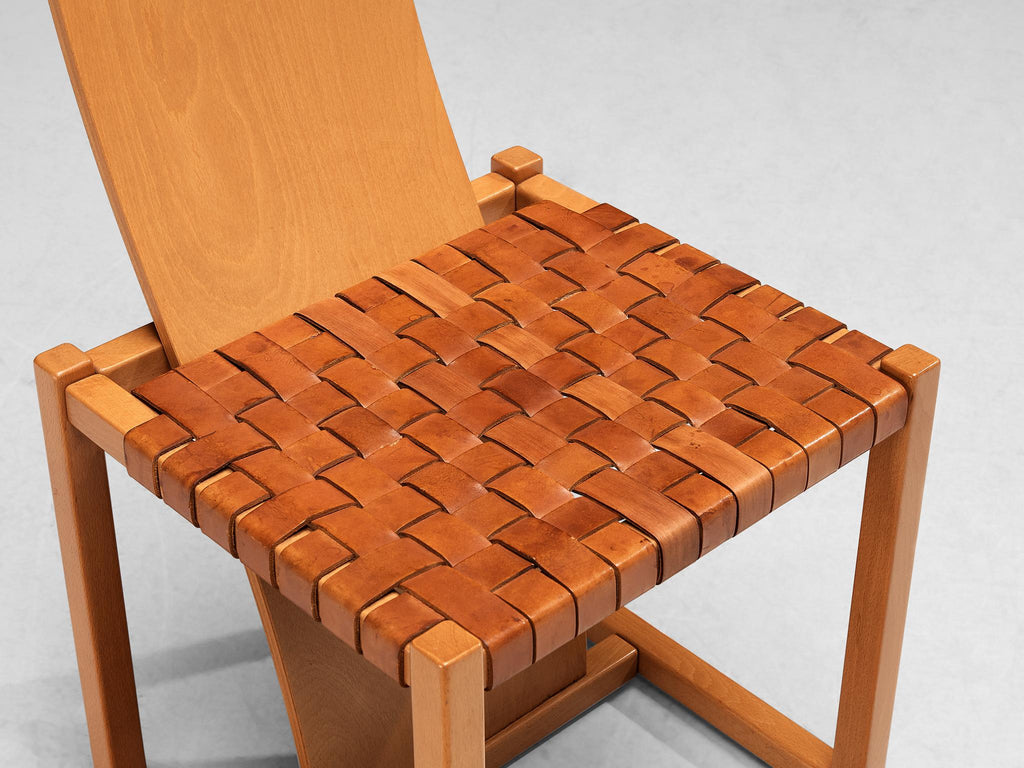 https://a.1stdibscdn.com/italian-pair-of-dining-chairs-with-woven-leather-seats-for-sale-picture-3/f_9331/f_399064221717150284213/50112978_10__master.jpg