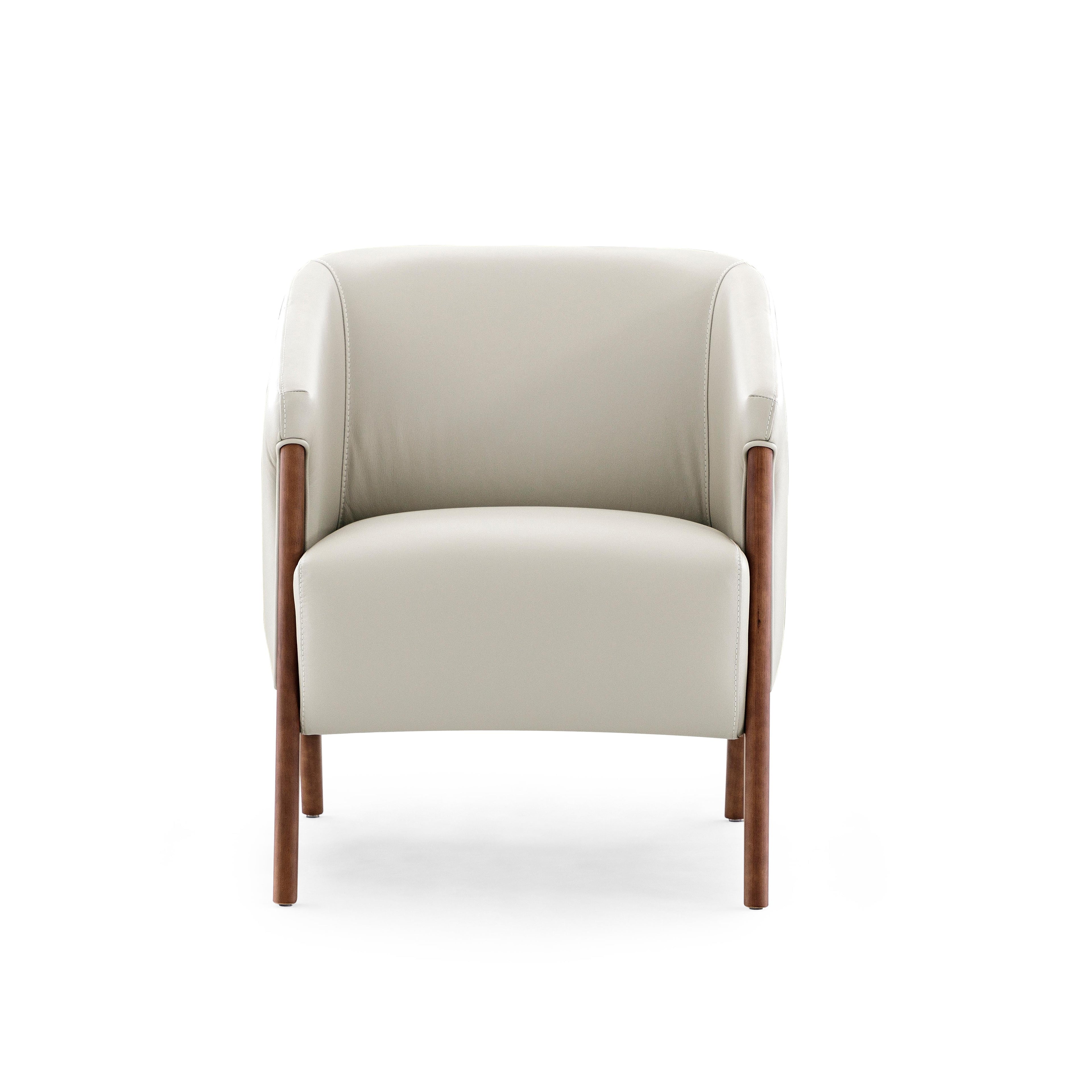 https://a.1stdibscdn.com/abra-armchair-in-white-leather-and-walnut-finish-for-sale-picture-2/f_52822/f_274326421645137190035/50115307_POLTRONA_MAD_9803_ABRA_973_COU_G5_149TC_EXP_01_master.jpg