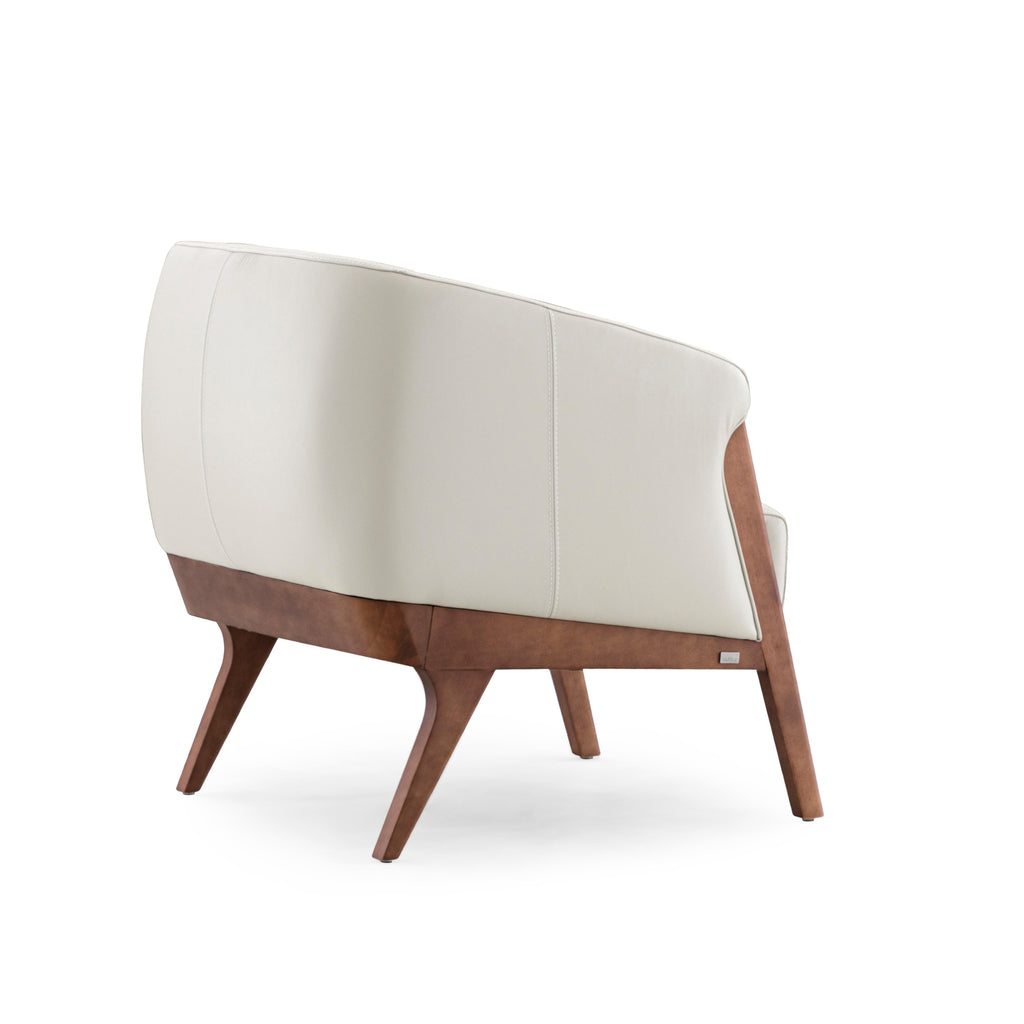 https://a.1stdibscdn.com/abra-armchair-in-white-leather-and-walnut-finish-for-sale-picture-4/f_52822/f_274326421645137190339/50115307_POLTRONA_MAD_9803_ABRA_973_COU_G5_149TC_EXP_04_master.JPG