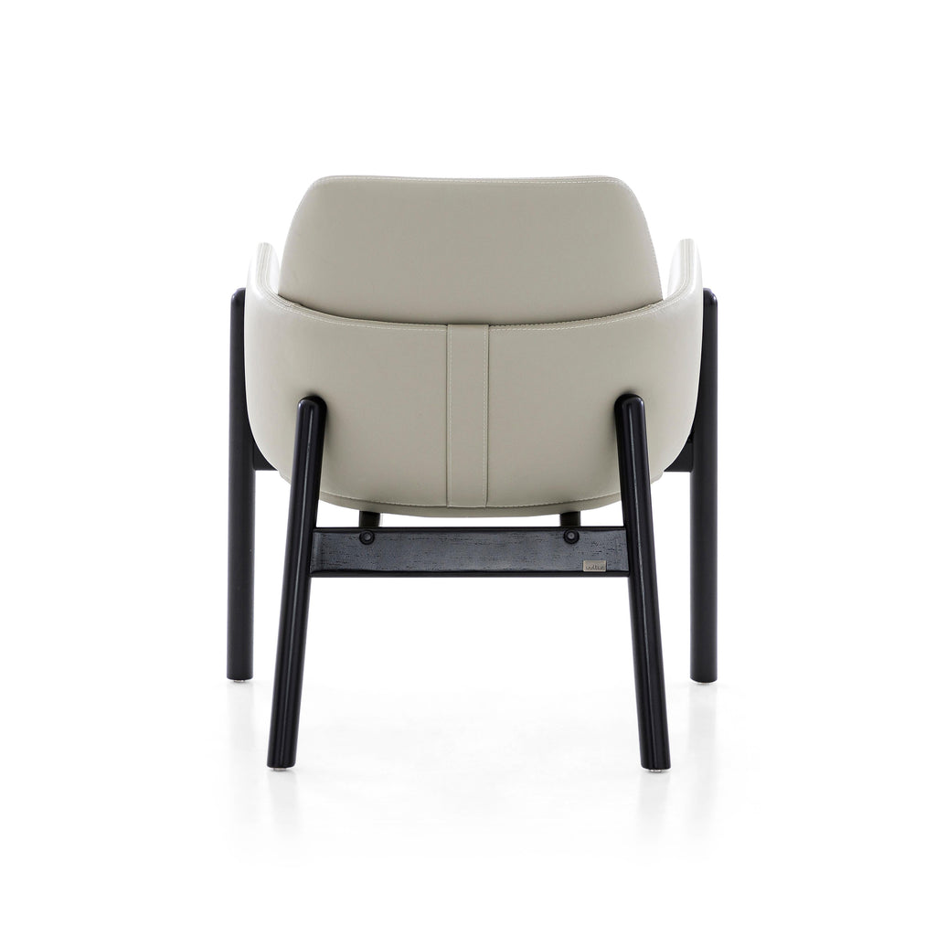 https://a.1stdibscdn.com/above-chair-in-off-white-leather-and-black-painted-frame-for-sale-picture-4/f_52822/f_284221221651083507712/50115448_POLTRONA_MAD_9817_ABOVE_077TC_973_COU_G5_973_COU_G5_EXP_05_master.JPG