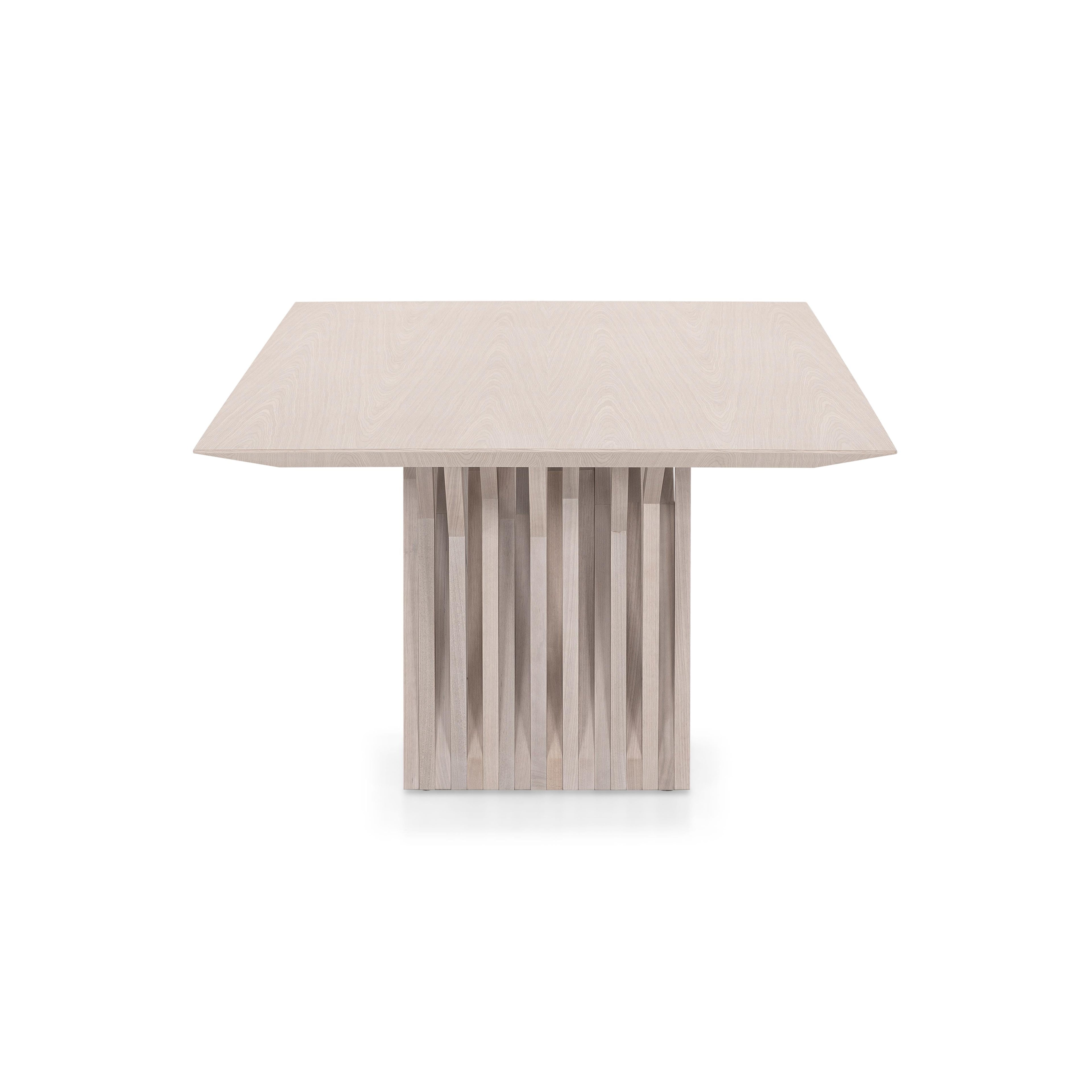 https://a.1stdibscdn.com/radi-dining-table-in-dover-oak-98-for-sale-picture-9/f_52822/f_407023421721405430851/50154904_MESA_DE_JANTAR_MAD_9021_250X120_RADI_CANTO_QUADRADO_153TC_153CV_03_master.jpg