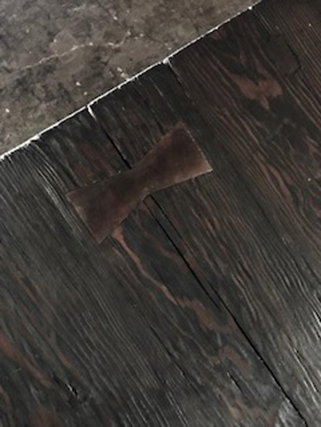 https://a.1stdibscdn.com/dos-gallos-custom-reclaimed-wood-rustic-modern-coffee-table-with-mariposa-for-sale-picture-5/f_7978/f_119020531552331042403/50_175det12_master.jpg