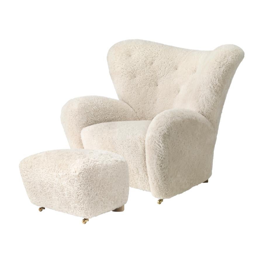 https://a.1stdibscdn.com/set-of-off-white-sheepskin-the-tired-man-lounge-chair-and-footstool-by-lassen-for-sale-picture-2/f_12192/f_329309121677158775506/510701_pack_master.jpg