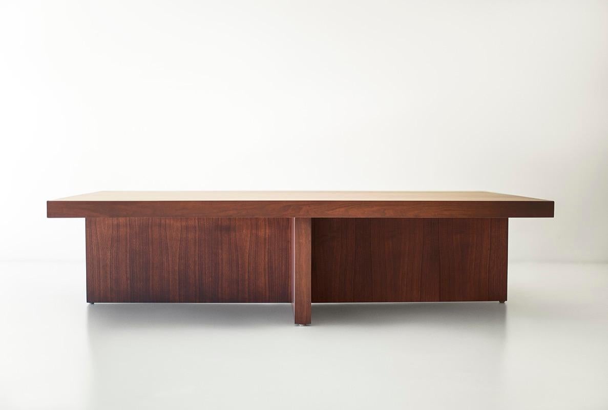 https://a.1stdibscdn.com/bertu-coffee-table-oakley-walnut-coffee-table-walnut-for-sale-picture-3/f_9720/f_473915121762353801640/51474186_Walnut_Coffee_Table_71620761_master.jpeg