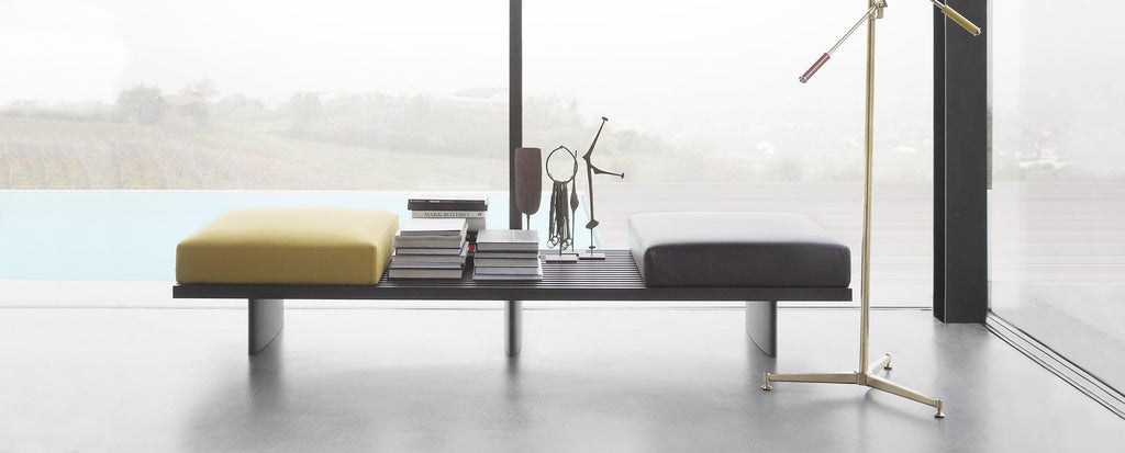 https://a.1stdibscdn.com/charlotte-perriand-refolo-modular-sofa-wood-and-black-leather-by-cassina-for-sale-picture-12/f_14272/f_284296321651141218409/514_refolo_1_master.jpg