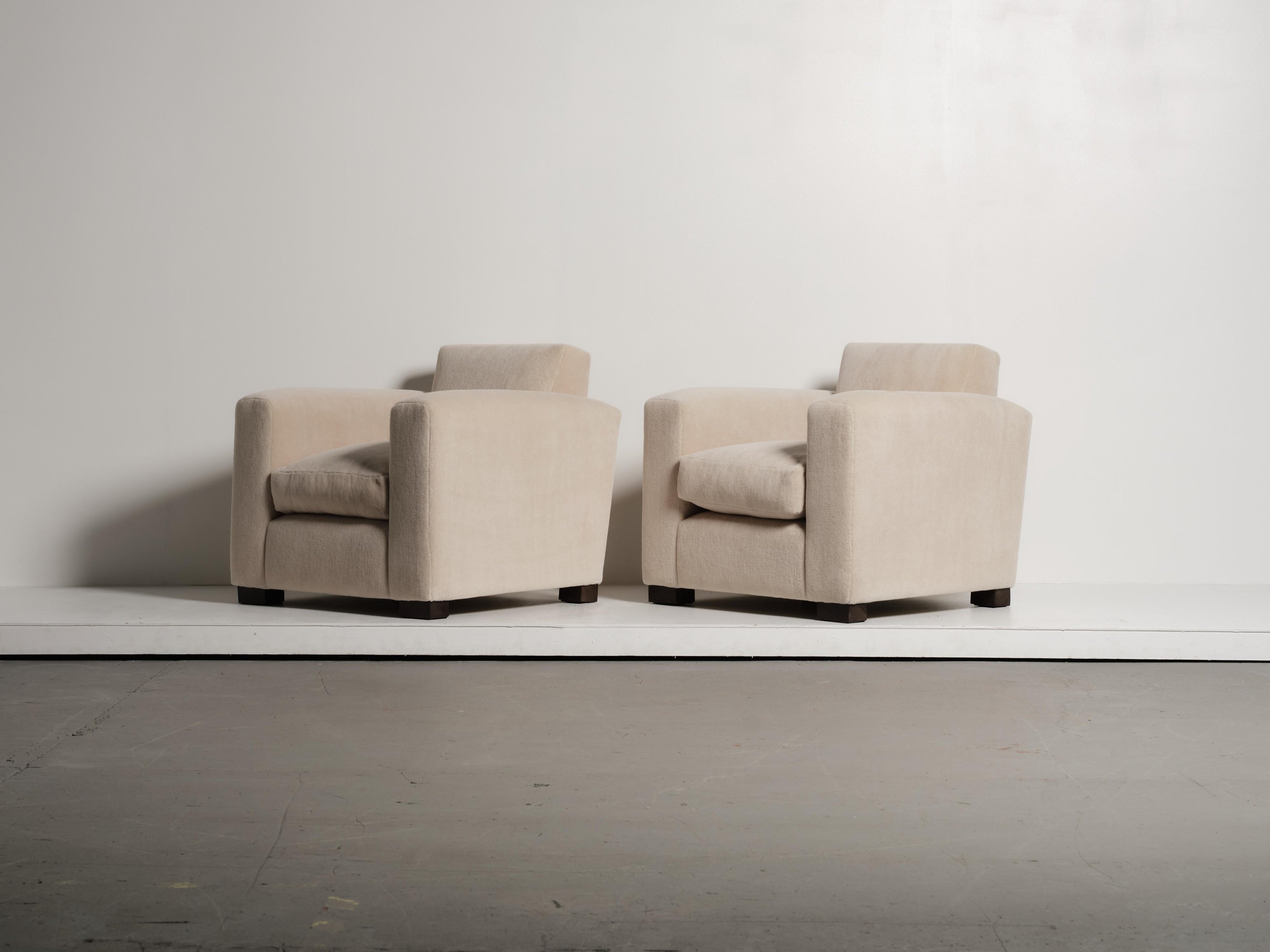 https://a.1stdibscdn.com/a-pair-of-club-chairs-upholstered-in-ivory-pure-alpaca-for-sale-picture-5/f_22593/f_486239021770063190079/51_Adnet_Style_Alpaca_SA03_1_26_0114_master.jpg