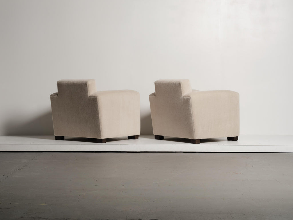https://a.1stdibscdn.com/a-pair-of-club-chairs-upholstered-in-ivory-pure-alpaca-for-sale-picture-9/f_22593/f_486239021770063206703/51_Adnet_Style_Alpaca_SA03_1_26_0120_master.jpg
