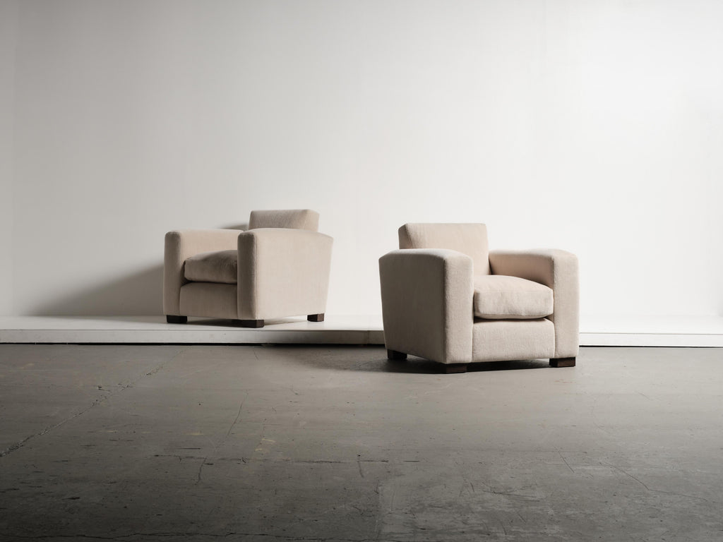 https://a.1stdibscdn.com/a-pair-of-club-chairs-upholstered-in-ivory-pure-alpaca-for-sale-picture-2/f_22593/f_486239021770063151477/51_Adnet_Style_Alpaca_SA03_1_26_0206_master.jpg