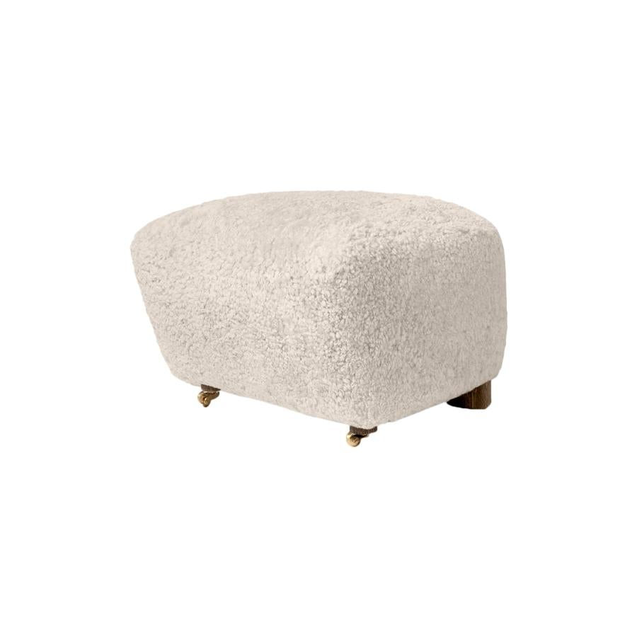 https://a.1stdibscdn.com/set-of-off-white-sheepskin-the-tired-man-lounge-chair-and-footstool-by-lassen-for-sale-picture-5/f_12192/f_329309121677158776914/520000_master.jpg