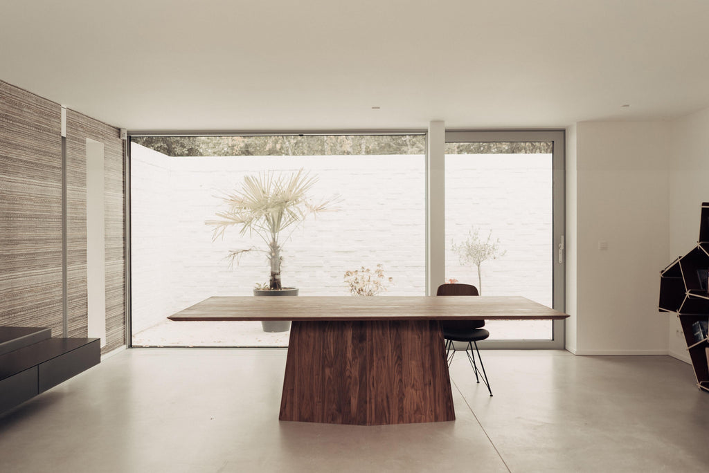https://a.1stdibscdn.com/kluskens-adam-dining-table-for-sale-picture-3/f_60392/f_267514621641199034040/527C7949_B719_4D52_9360_453DEF68E72F_master.jpeg