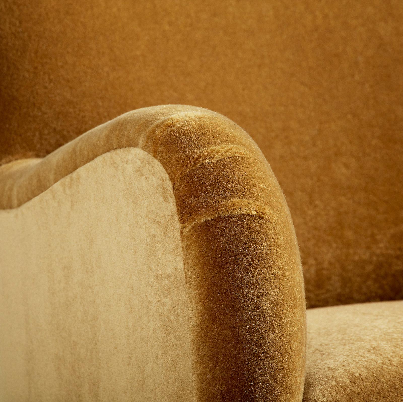 https://a.1stdibscdn.com/custom-made-mohair-lounge-chair-and-ottoman-by-dagmar-for-sale-picture-5/f_67442/f_389601821711103772032/54_Teddy_Moutarde_Detail_2_master.jpg
