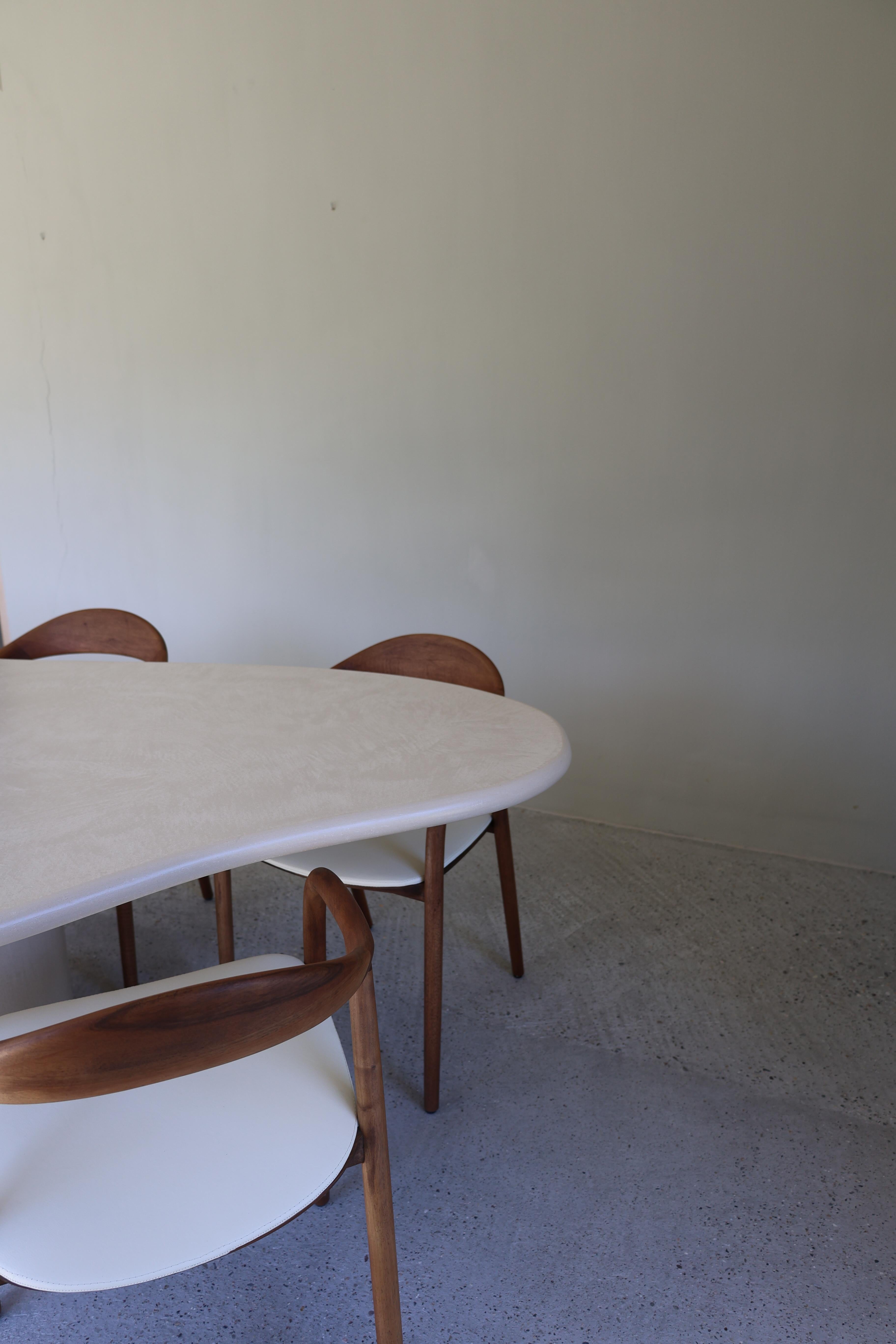 https://a.1stdibscdn.com/aimi-dining-table-by-kasanai-for-sale-picture-6/f_12192/f_391070821712085000087/557A2488_master.jpg