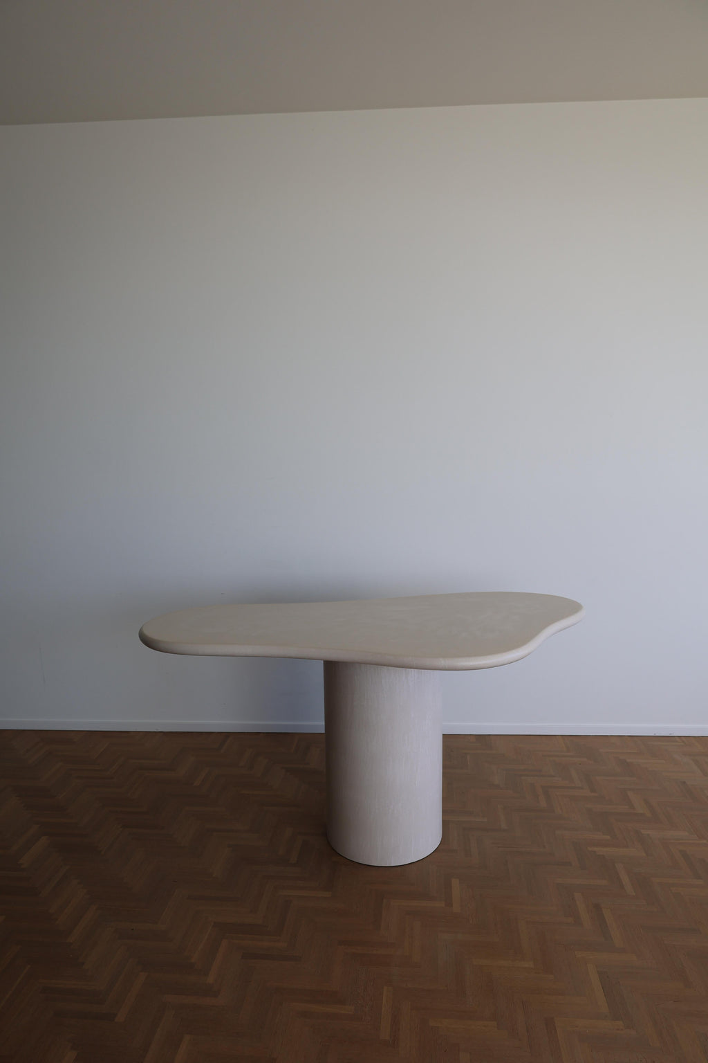 https://a.1stdibscdn.com/akemi-dining-table-by-kasanai-for-sale-picture-3/f_12192/f_391067521712084030075/557A2502_master.jpg