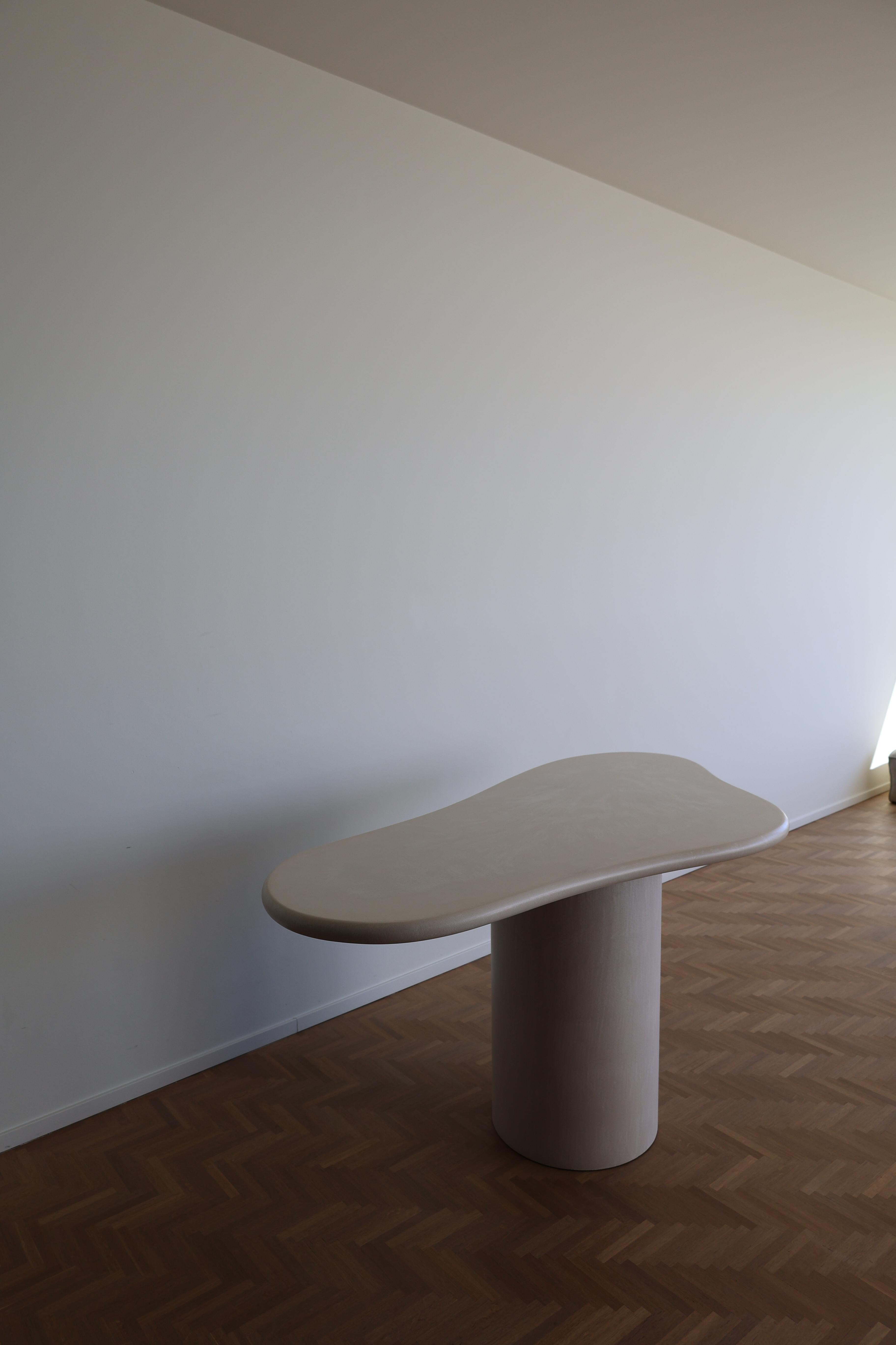 https://a.1stdibscdn.com/akemi-dining-table-by-kasanai-for-sale-picture-4/f_12192/f_391067521712084030141/557A2511_master.jpg