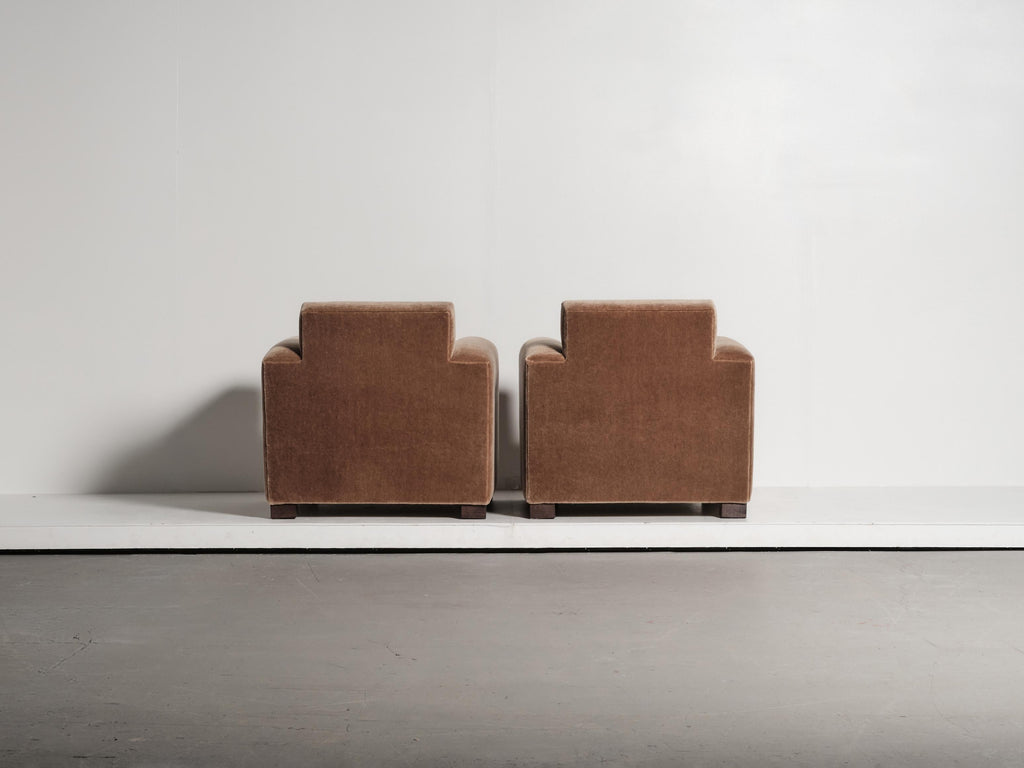 https://a.1stdibscdn.com/a-pair-of-club-chairs-upholstered-in-pure-mohair-for-sale-picture-5/f_22593/f_486714521770289132307/55_Adnet_Style_Mohair_MO17_1_26_0317_master.jpg