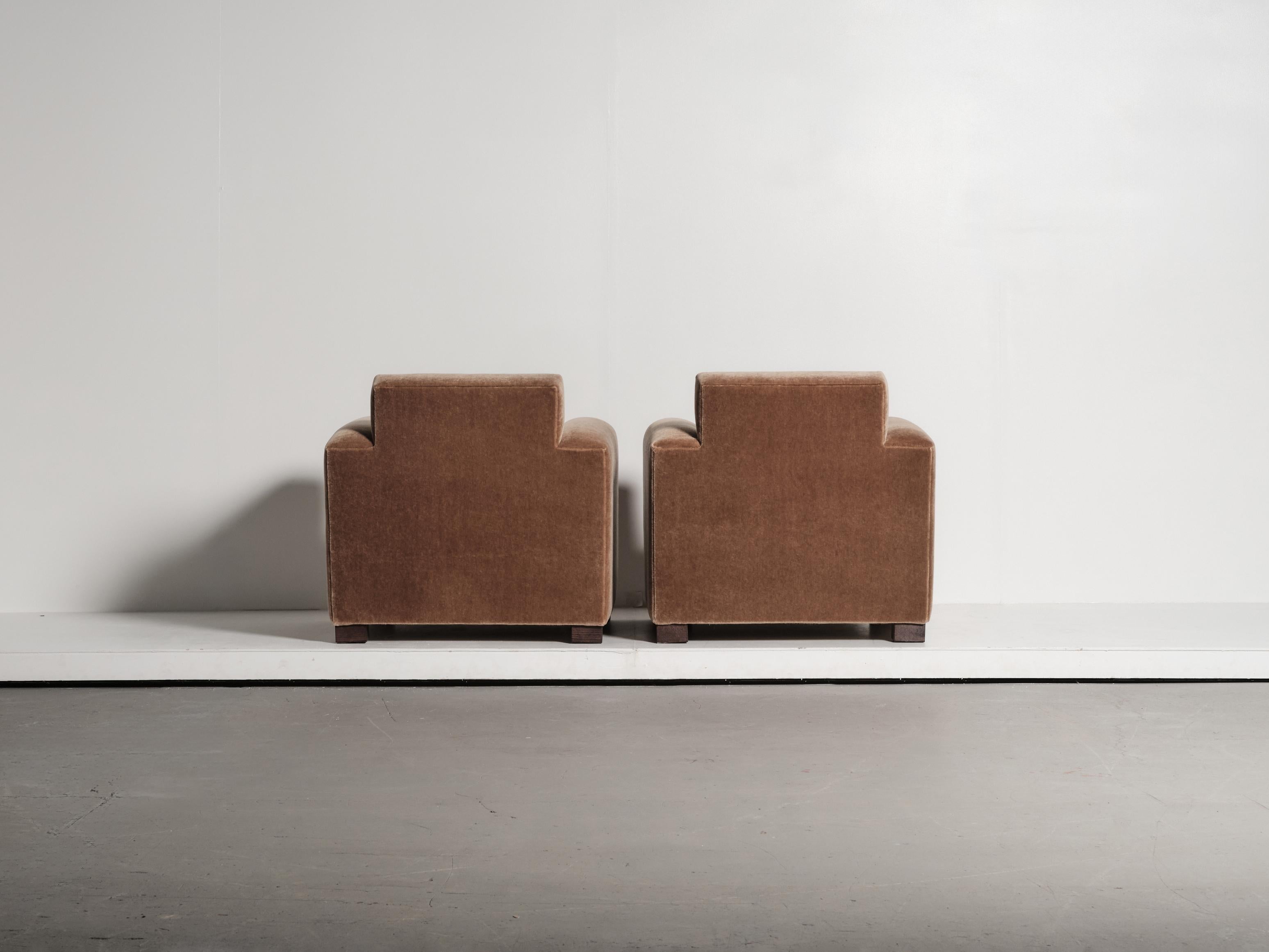 https://a.1stdibscdn.com/a-pair-of-club-chairs-upholstered-in-pure-mohair-for-sale-picture-5/f_22593/f_486714521770289132307/55_Adnet_Style_Mohair_MO17_1_26_0317_master.jpg