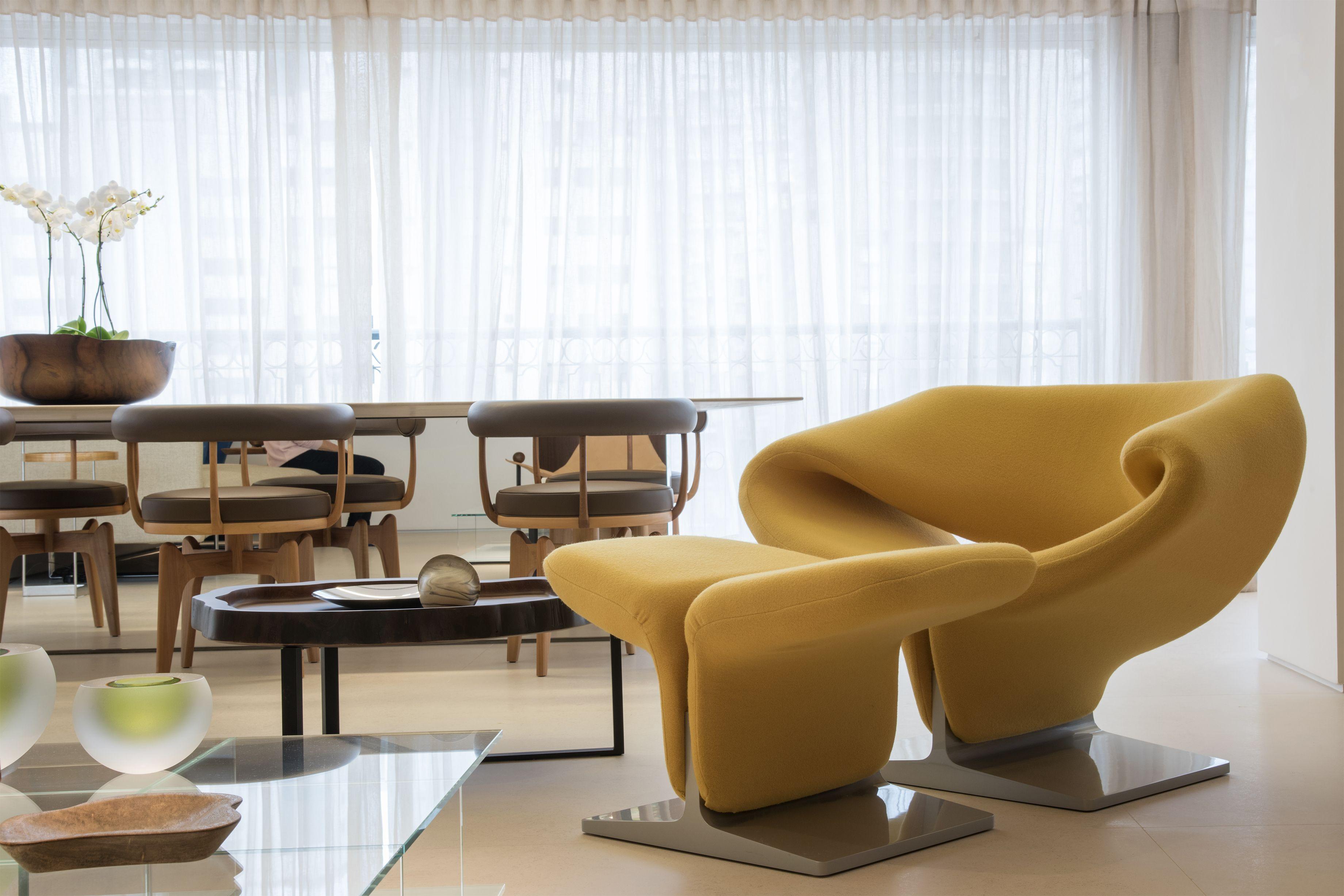 https://a.1stdibscdn.com/customizable-artifort-ribbon-chair-by-pierre-paulin-for-sale-picture-5/f_44642/f_142633211667173121239/5602f7057aa69af05189f023268b40d2_master.jpg