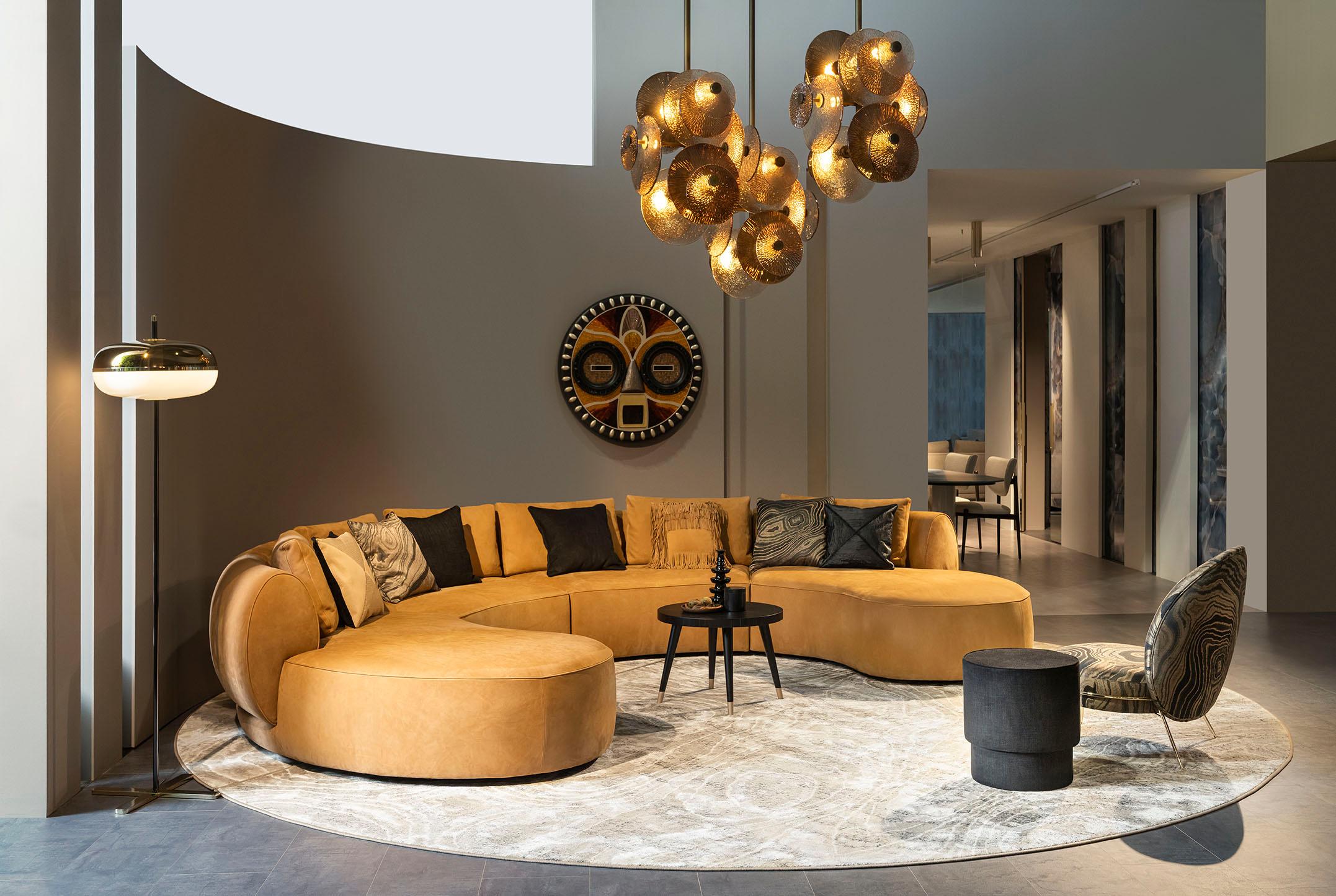 https://a.1stdibscdn.com/modern-modular-sofa-frame-made-in-wood-leather-customisable-for-sale-picture-7/f_46622/f_298701521659703521823/56_SdM_2022_South_Room_R_master.jpg