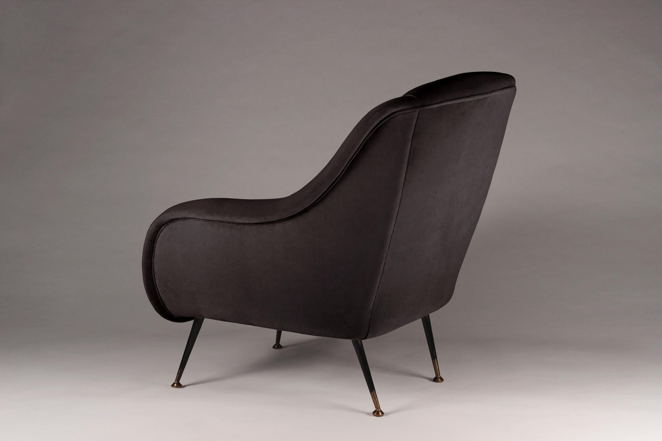 https://a.1stdibscdn.com/mid-century-style-italian-lounge-chair-black-for-sale-picture-6/f_28683/f_156472421570282973773/5878E31B_ACA7_414D_A842_4377007F2892_master.jpeg