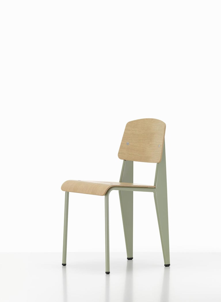 https://a.1stdibscdn.com/jean-prouve-standard-chair-in-natural-oak-and-blue-metal-for-vitra-for-sale-picture-18/f_14472/f_331589321678133577105/5885798_Standard_gris_vermeer_v_fullbleed_1440x_master.jpg?width=768