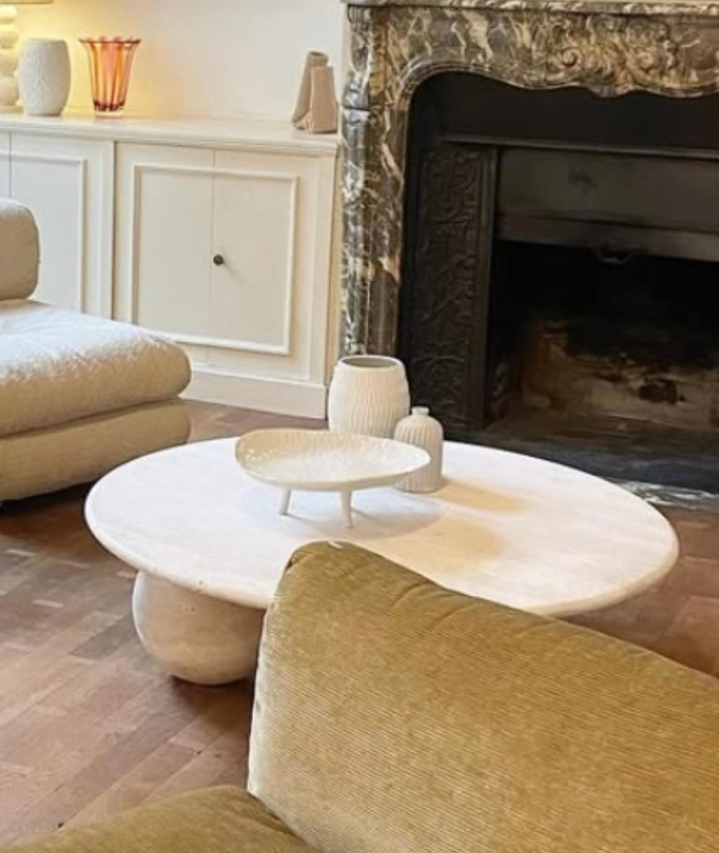 https://a.1stdibscdn.com/travertine-sphere-ball-leg-round-coffee-table-by-my-habitat-design-for-sale-picture-2/f_80522/f_486003721769855351030/591A1B8D_35ED_4EC4_B370_207B62473756_master.jpg