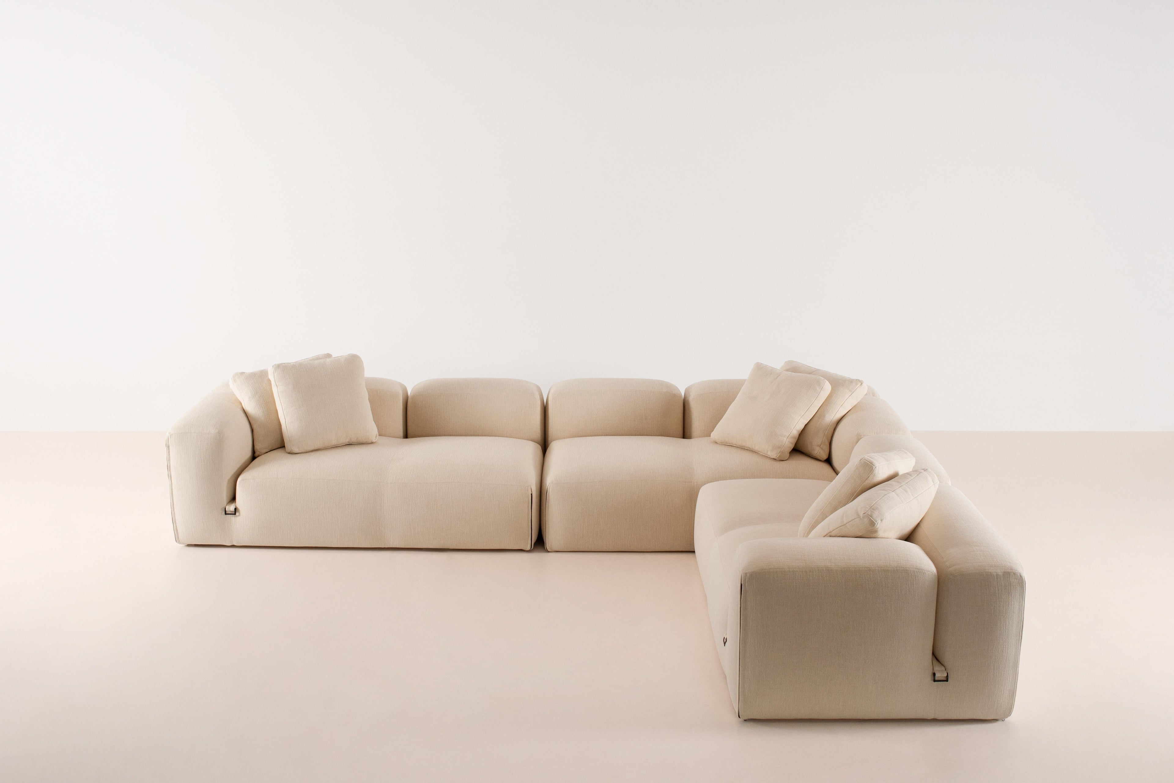 https://a.1stdibscdn.com/customizable-tacchini-le-mura-xl-modular-sofa-by-mario-bellini-for-sale-picture-3/f_44652/f_452327721748533412141/59_PS_TACCHINI_Mario_Bellini_Le_Mura_XL_master.jpg